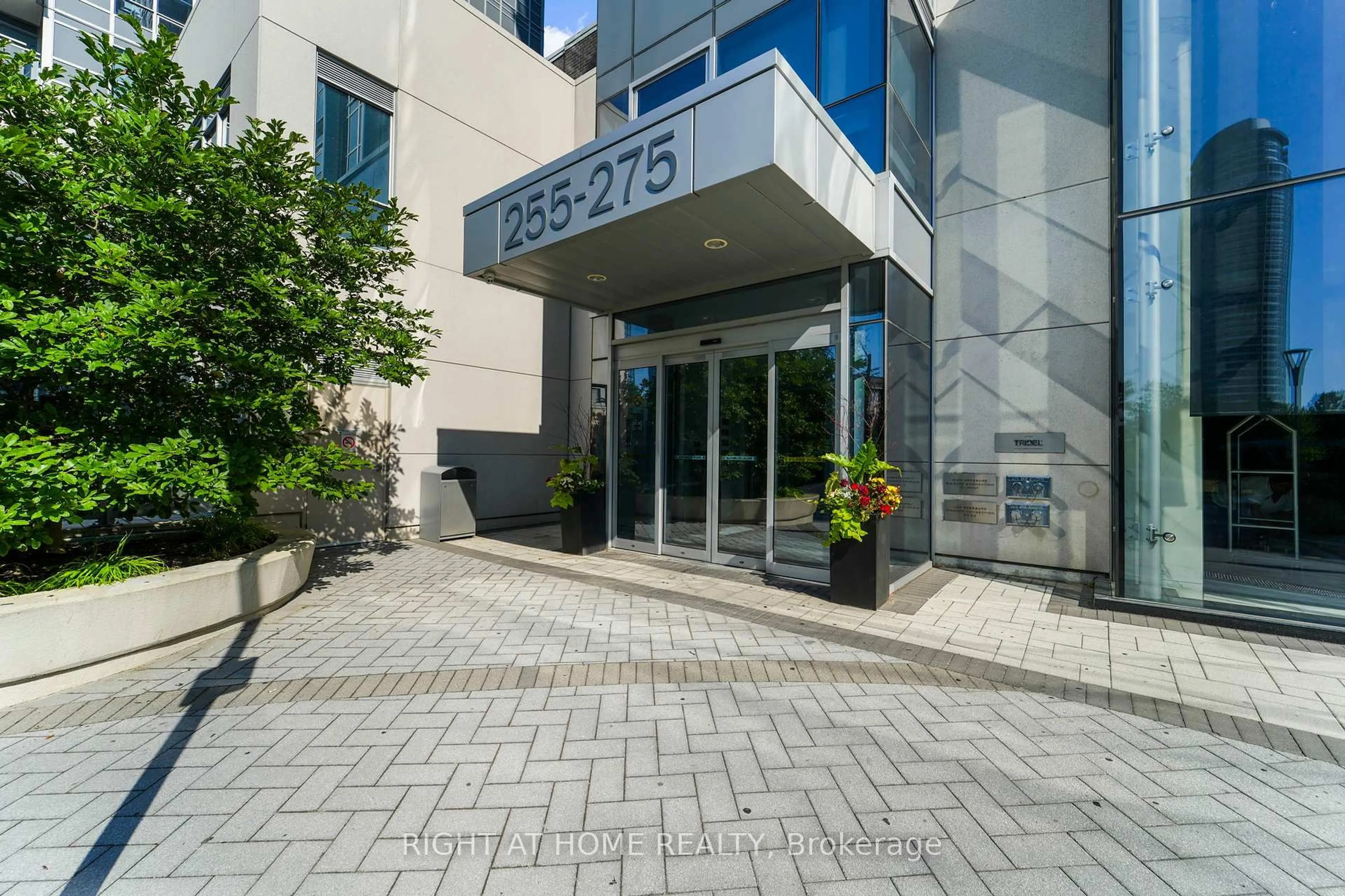 Patio, building for 255 Village Green Sq #1501, Toronto Ontario M1S 0L7