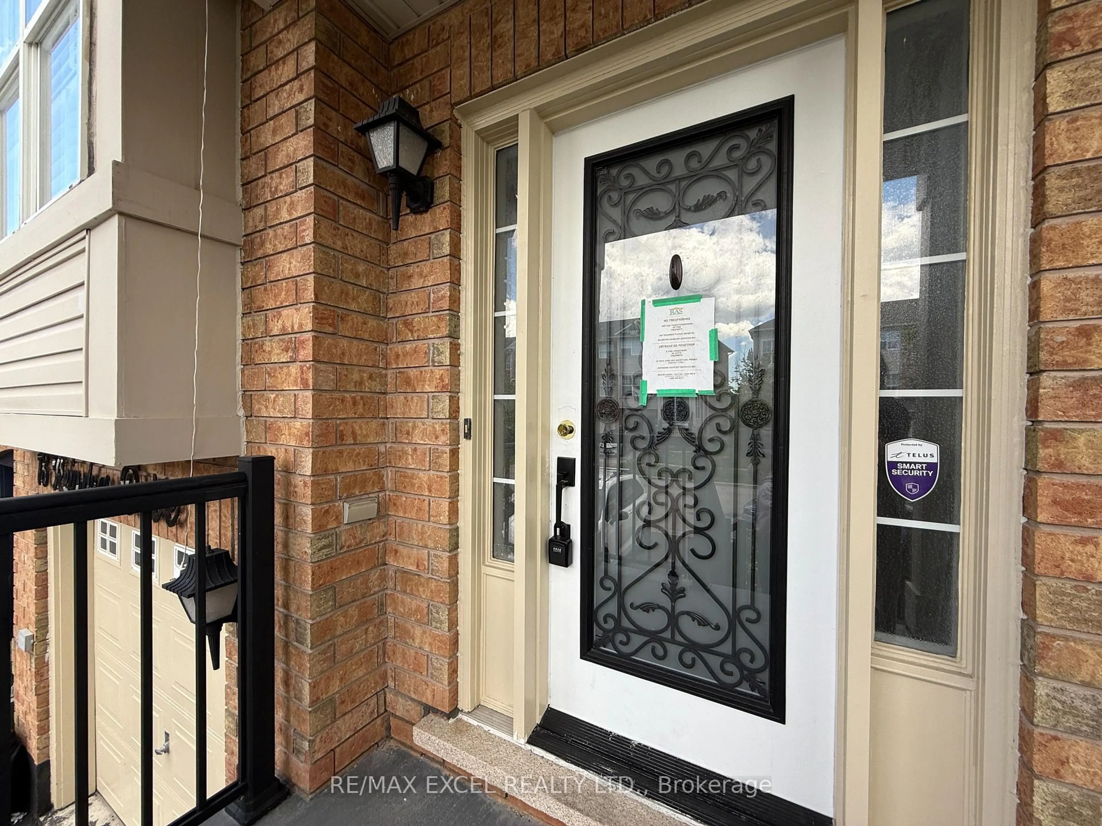 Indoor entryway for 13 Reindeer Dr, Toronto Ontario M1B 6H4