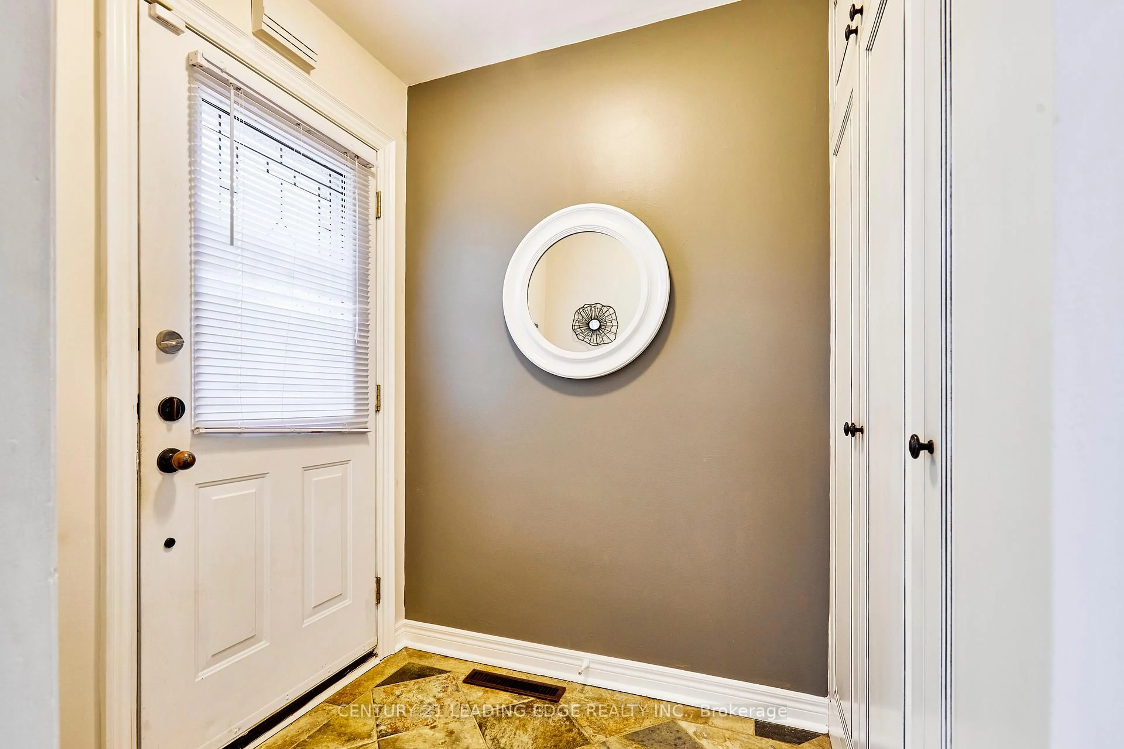 Indoor entryway for 11 St Quentin Ave, Toronto Ontario M1M 2M7