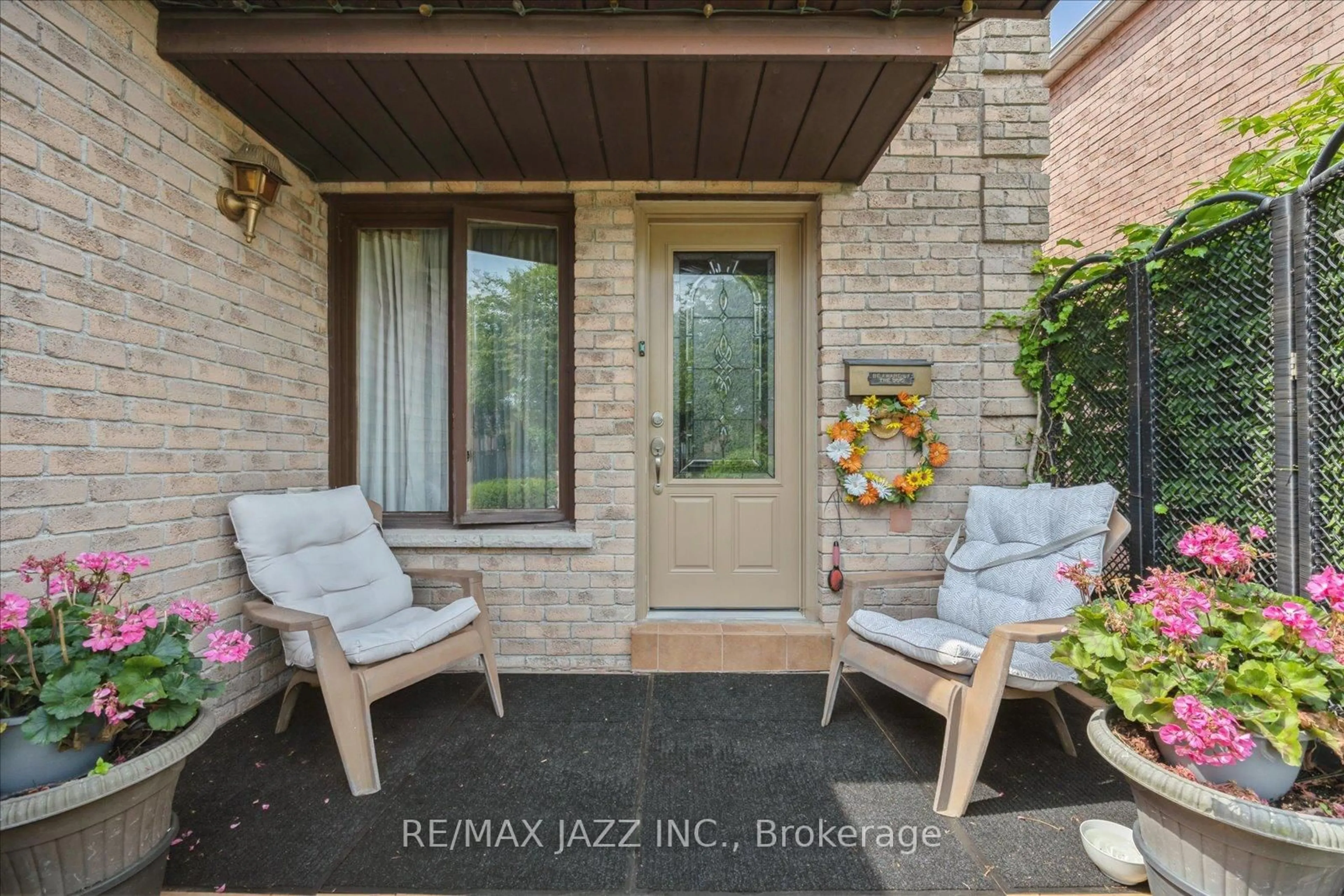 Indoor entryway for 24 Large Cres, Ajax Ontario L1T 2R5