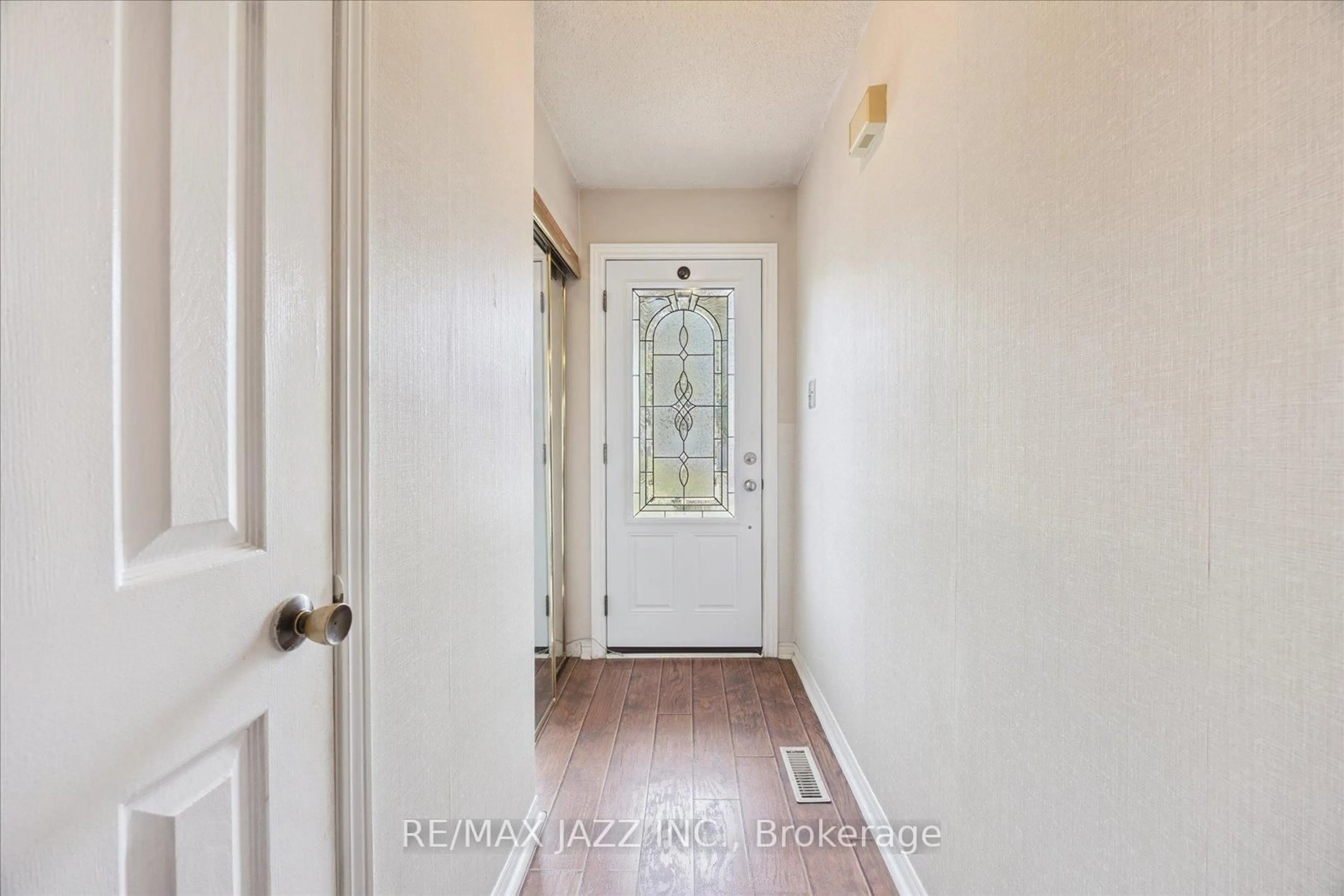 Indoor entryway for 24 Large Cres, Ajax Ontario L1T 2R5