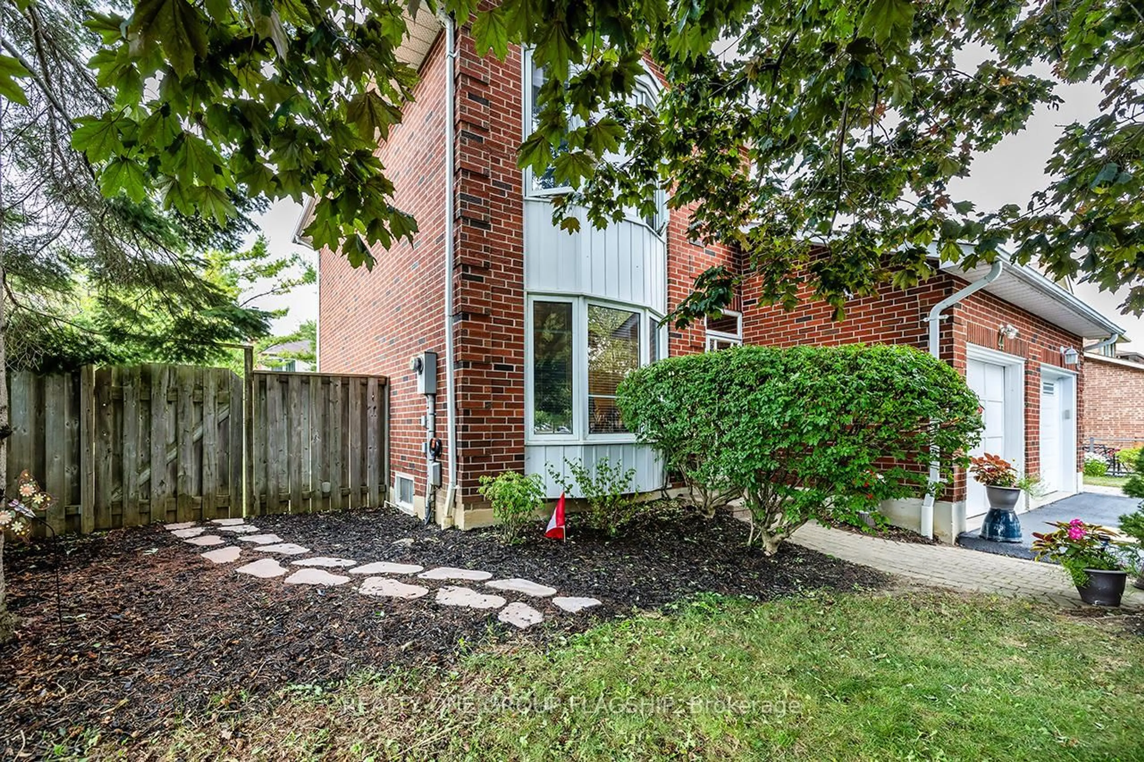 Home with brick exterior material, street for 44 Hewitt Cres, Ajax Ontario L1S 7A4