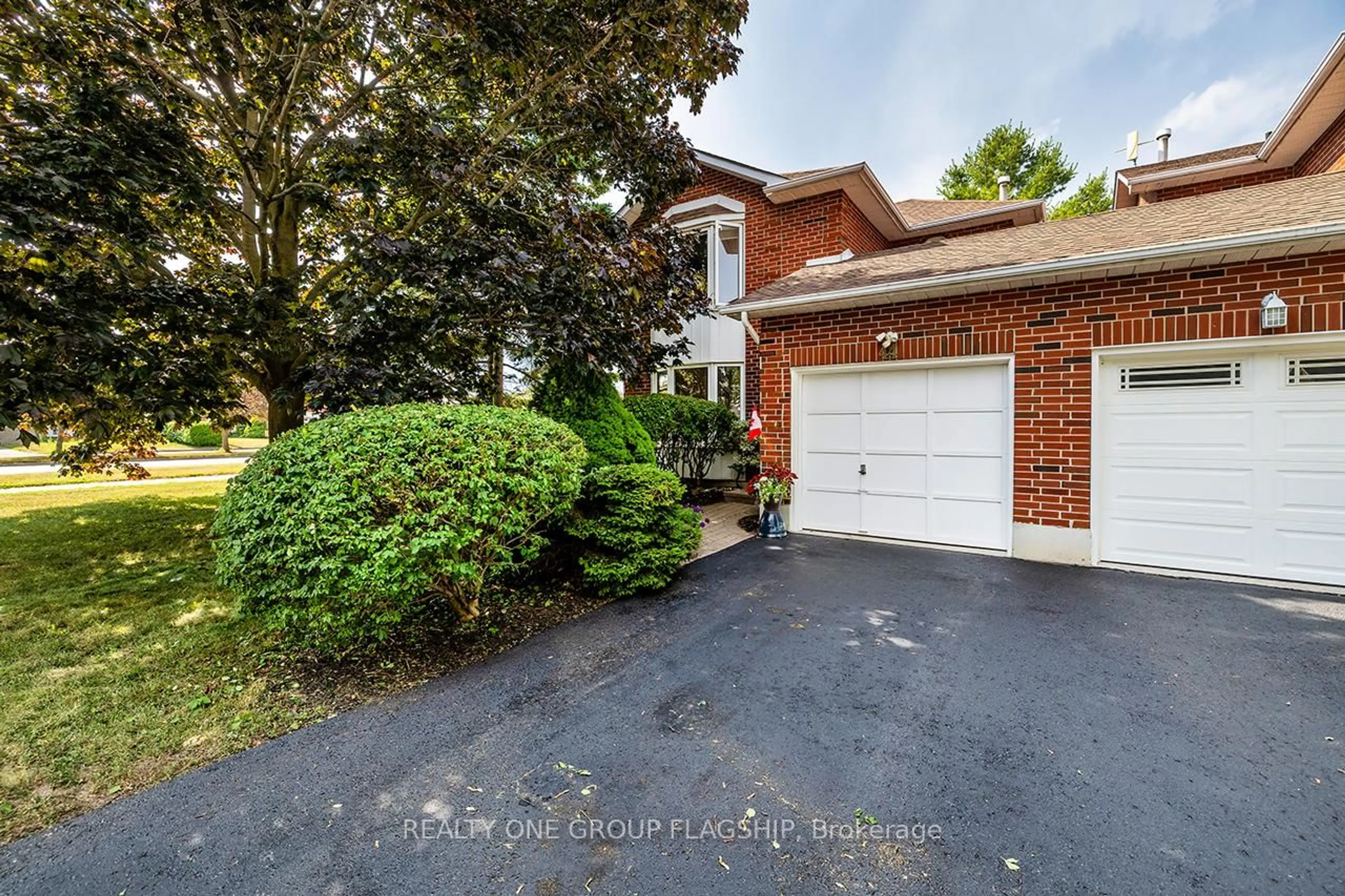 Home with brick exterior material, street for 44 Hewitt Cres, Ajax Ontario L1S 7A4