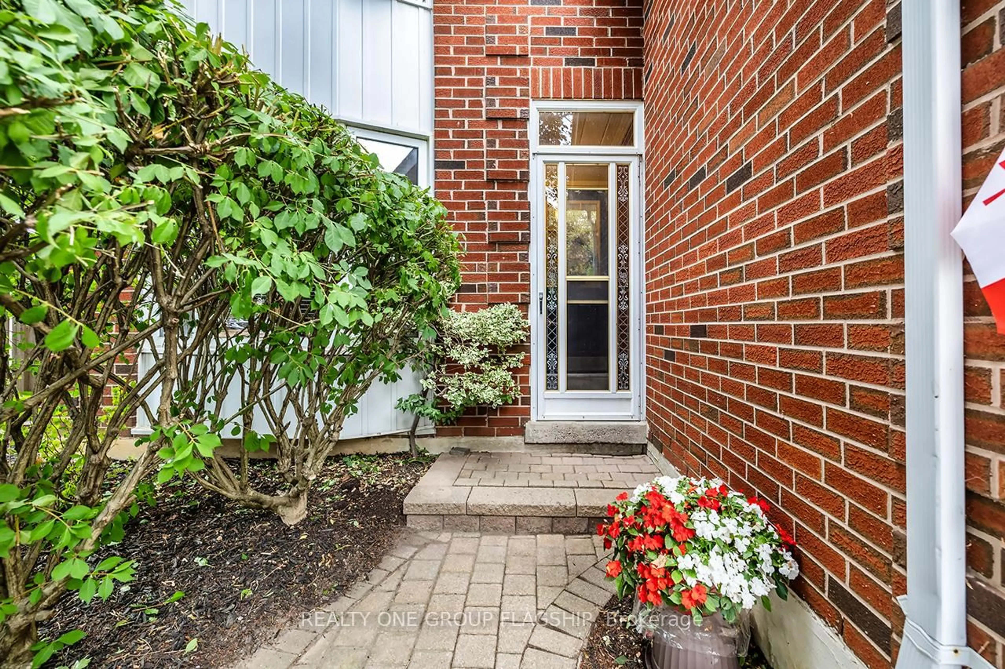 Unknown for 44 Hewitt Cres, Ajax Ontario L1S 7A4