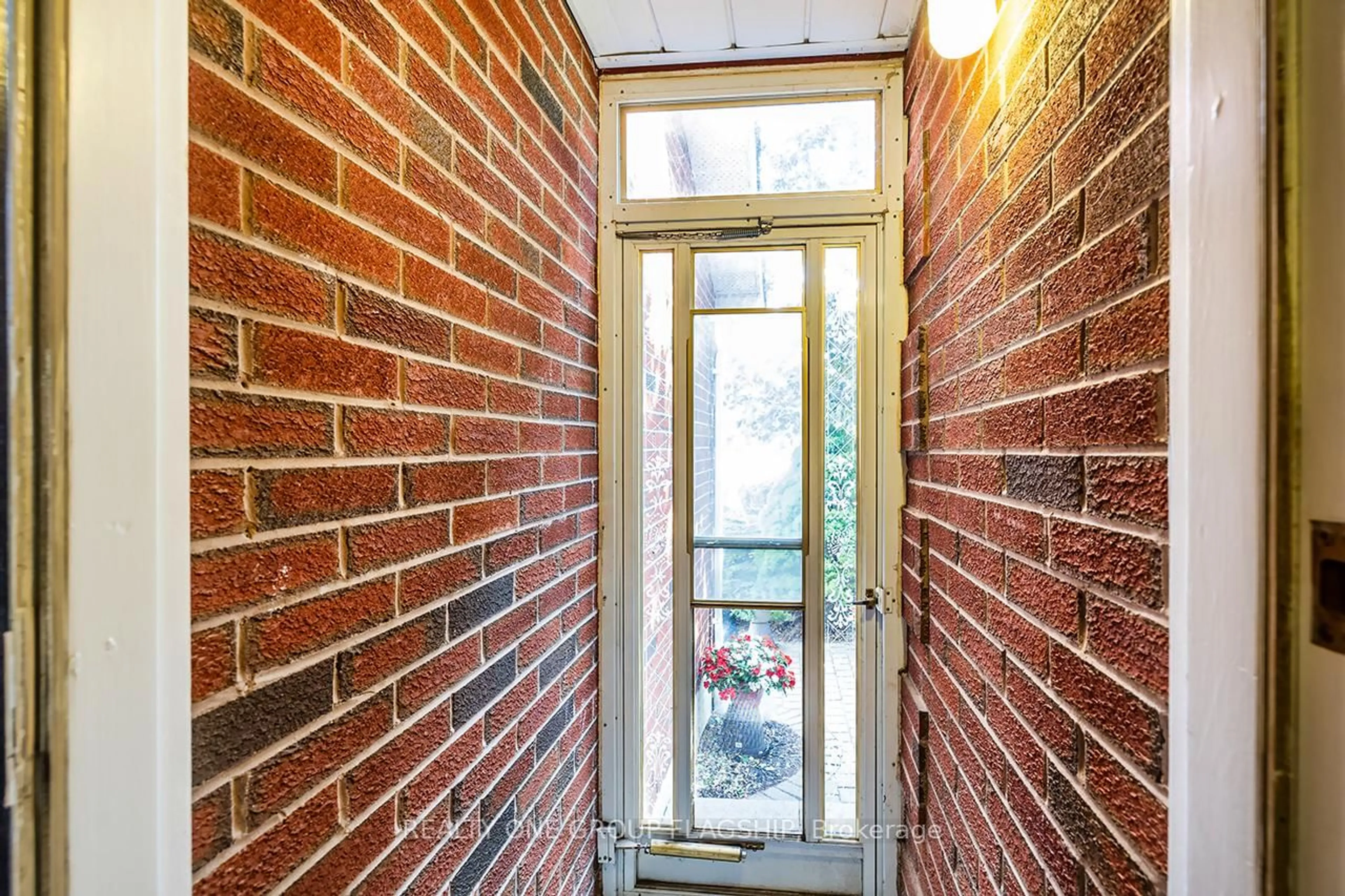 Unknown for 44 Hewitt Cres, Ajax Ontario L1S 7A4