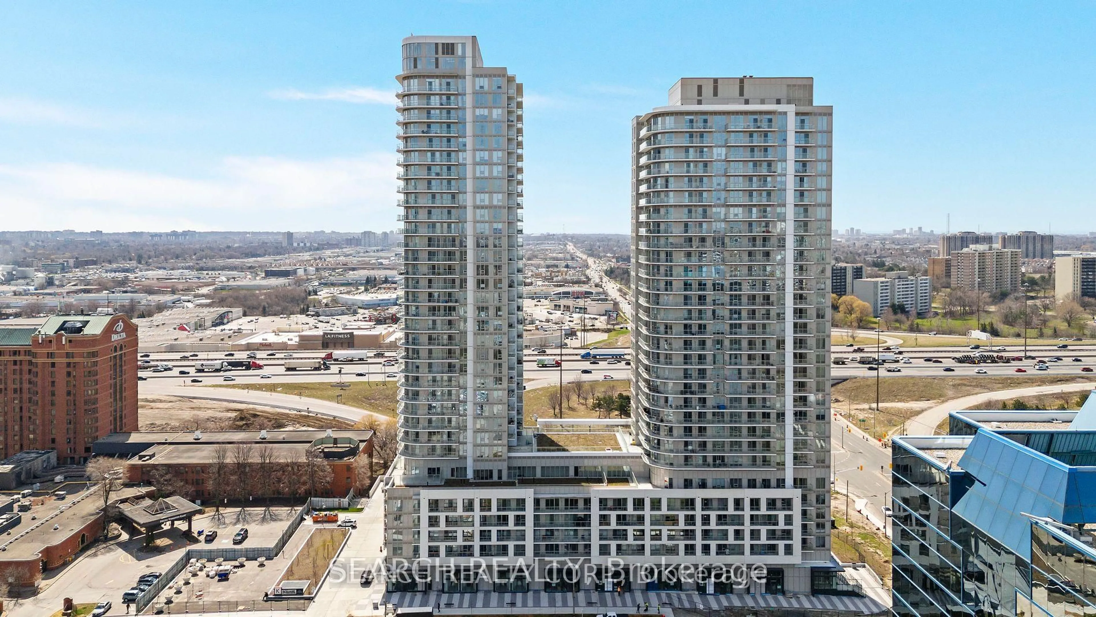 A pic from outside/outdoor area/front of a property/back of a property/a pic from drone, city buildings view from balcony for 2033 Kennedy Rd #620, Toronto Ontario M1T 3G2