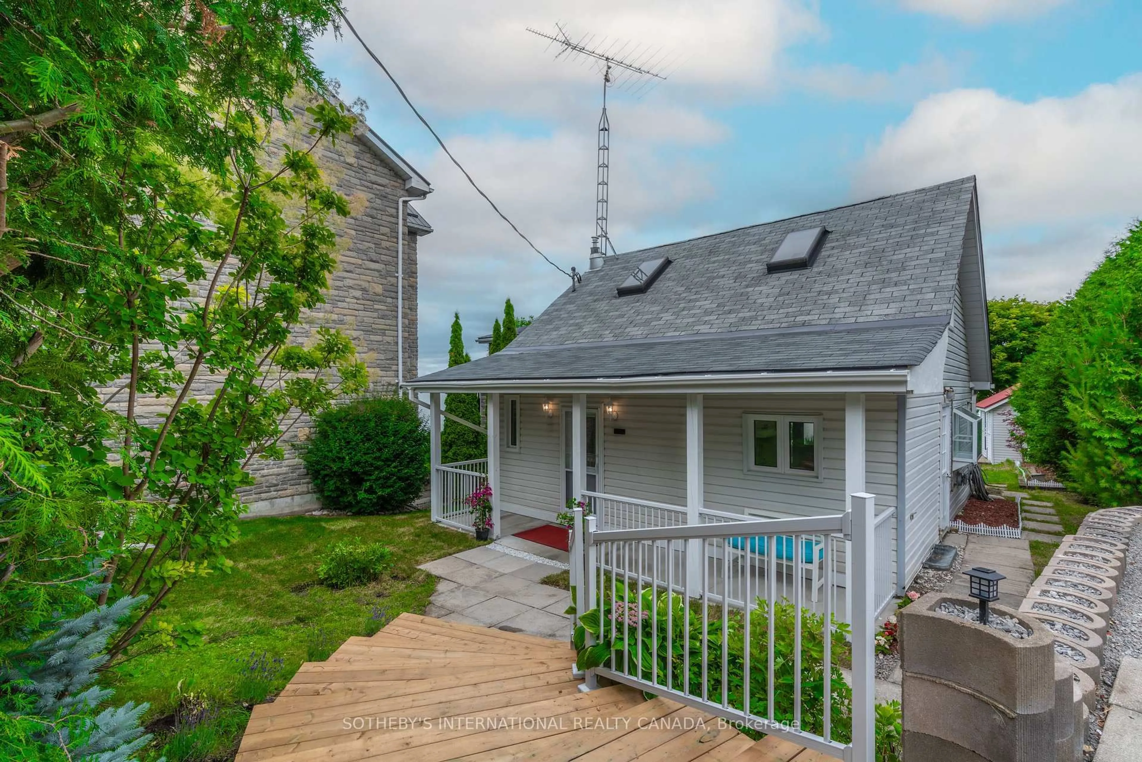 A pic from outside/outdoor area/front of a property/back of a property/a pic from drone, street for 148 Coleman Cres, Scugog Ontario L0B 1K0
