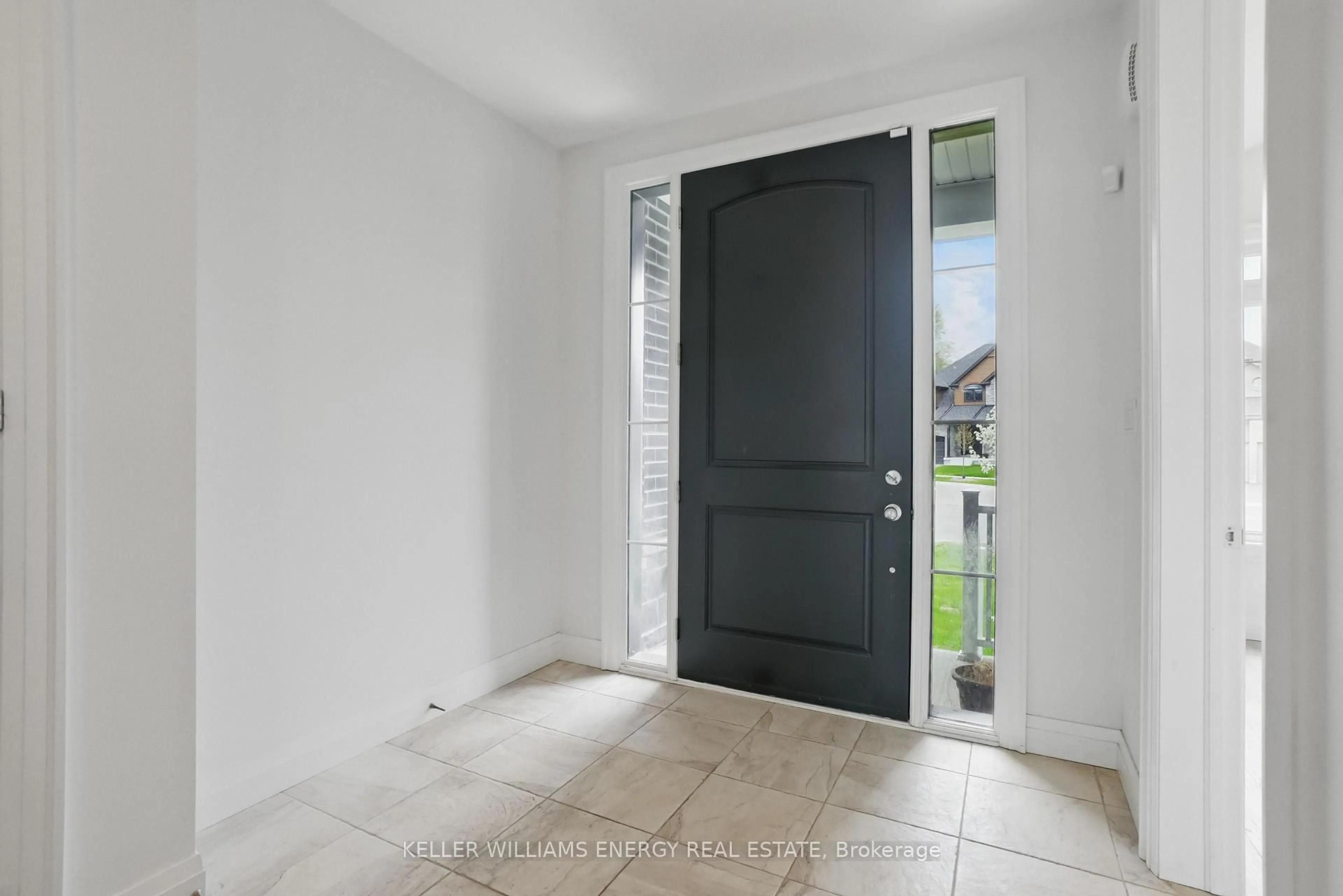 Indoor entryway for 30 Higham Pl, Clarington Ontario L1C 7G5