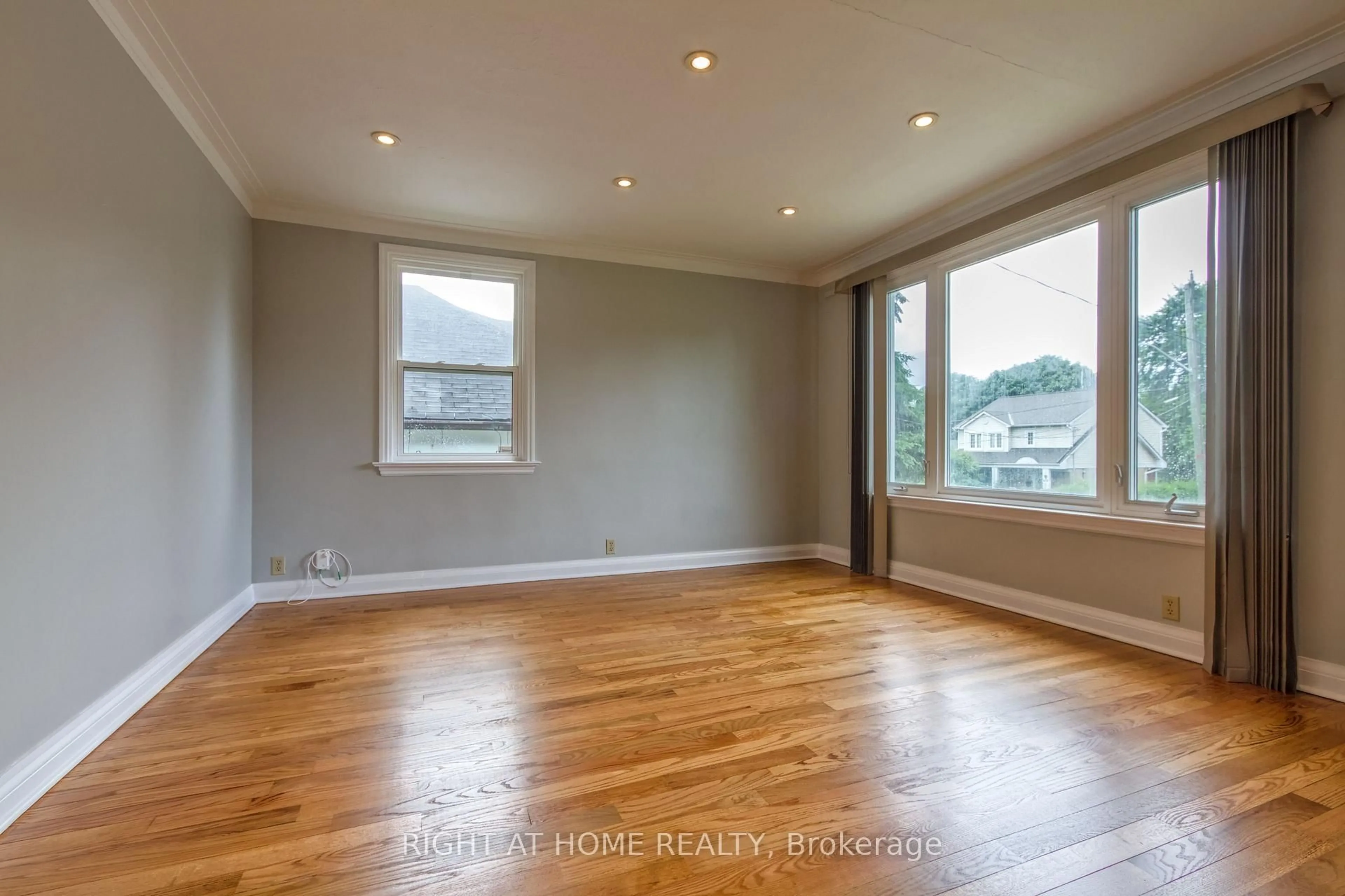 A pic of a room for 101 Eastville Ave, Toronto Ontario M1M 2N8