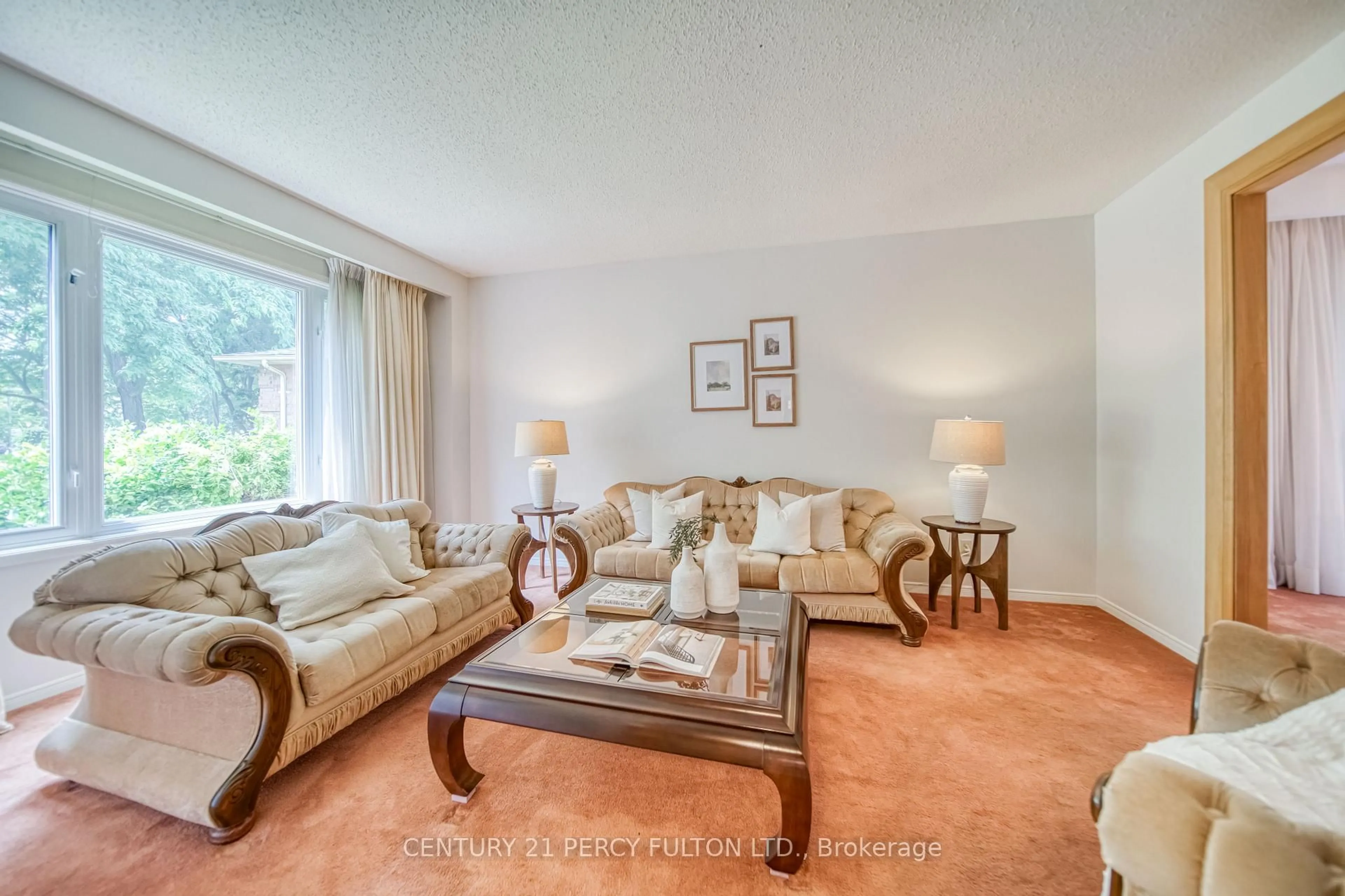 Living room with furniture, unknown for 6 Rice Dr, Whitby Ontario L1N 7X1