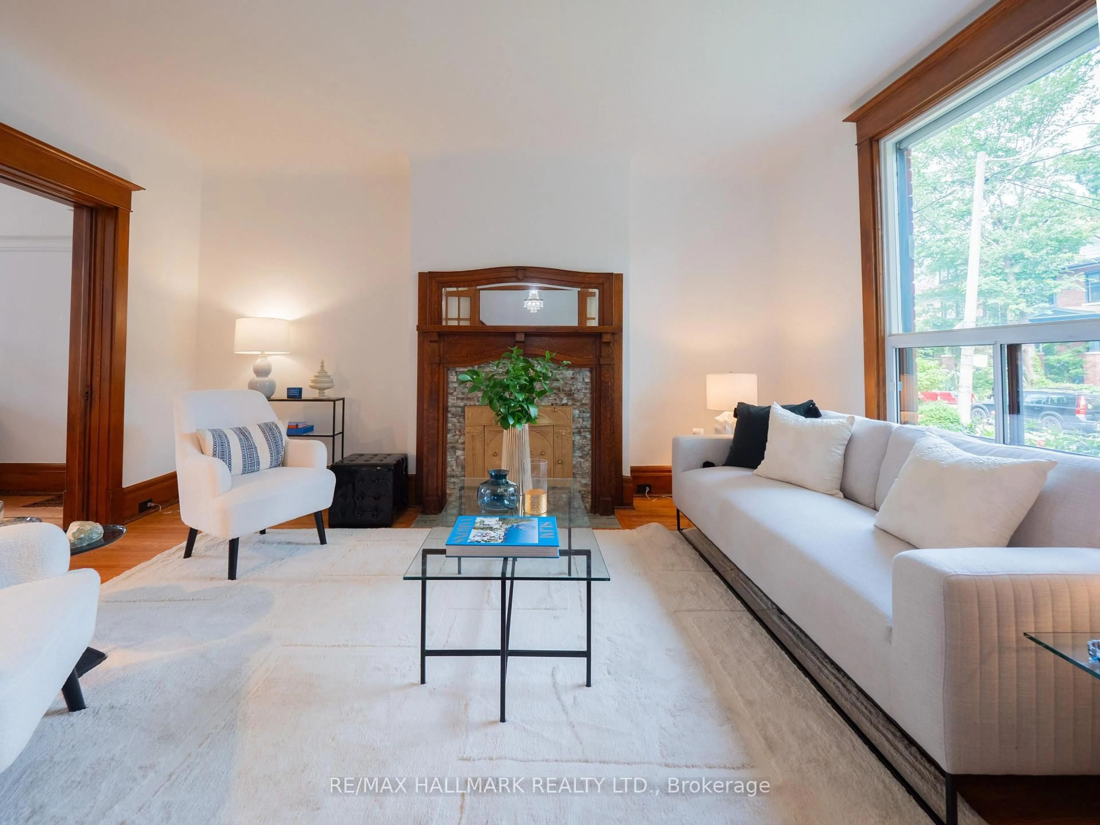 Living room with furniture, unknown for 19 Garnock Ave, Toronto Ontario M4K 1M1