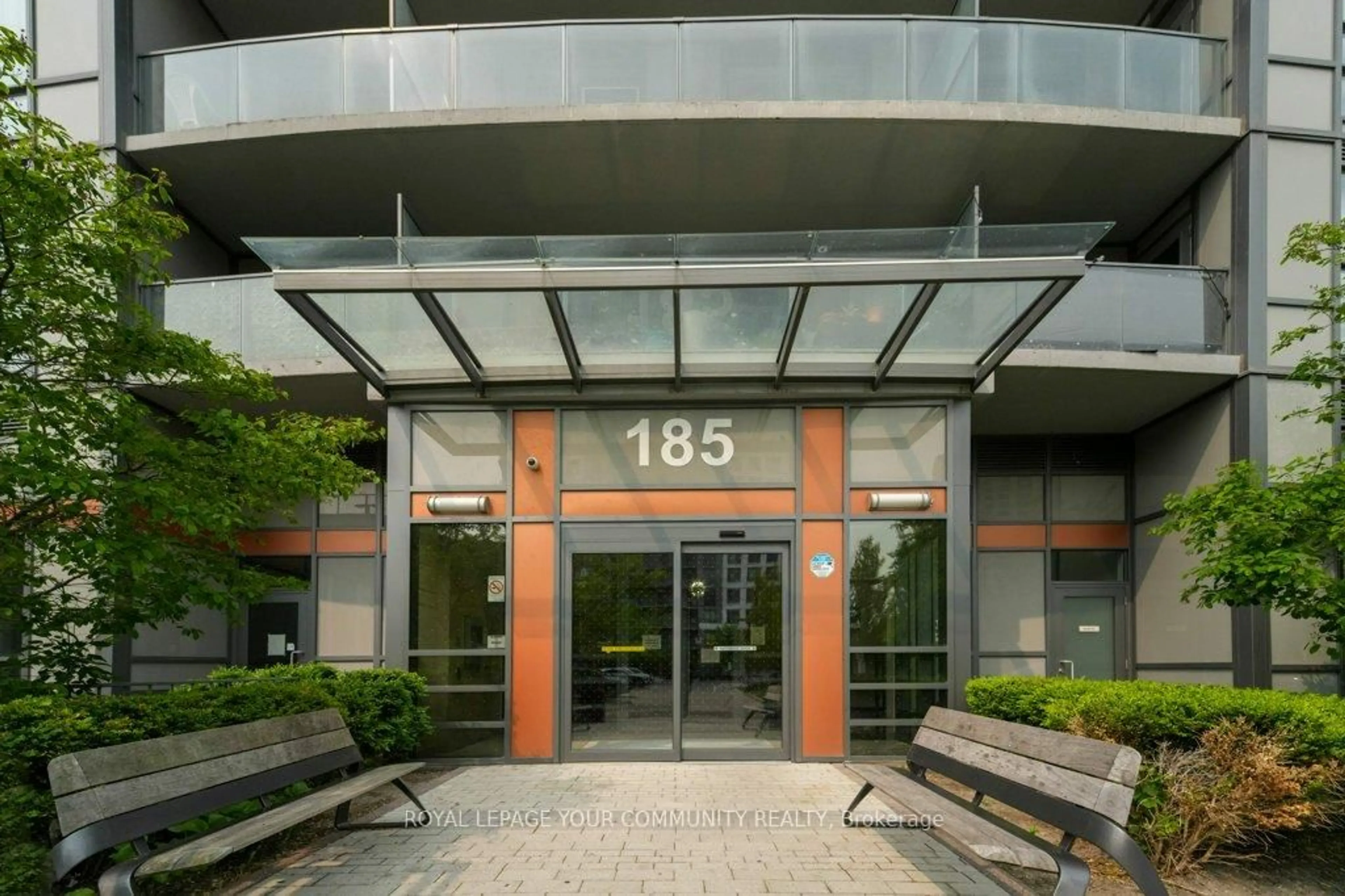 Indoor foyer for 185 Bonis Ave #802, Toronto Ontario M1T 0A4