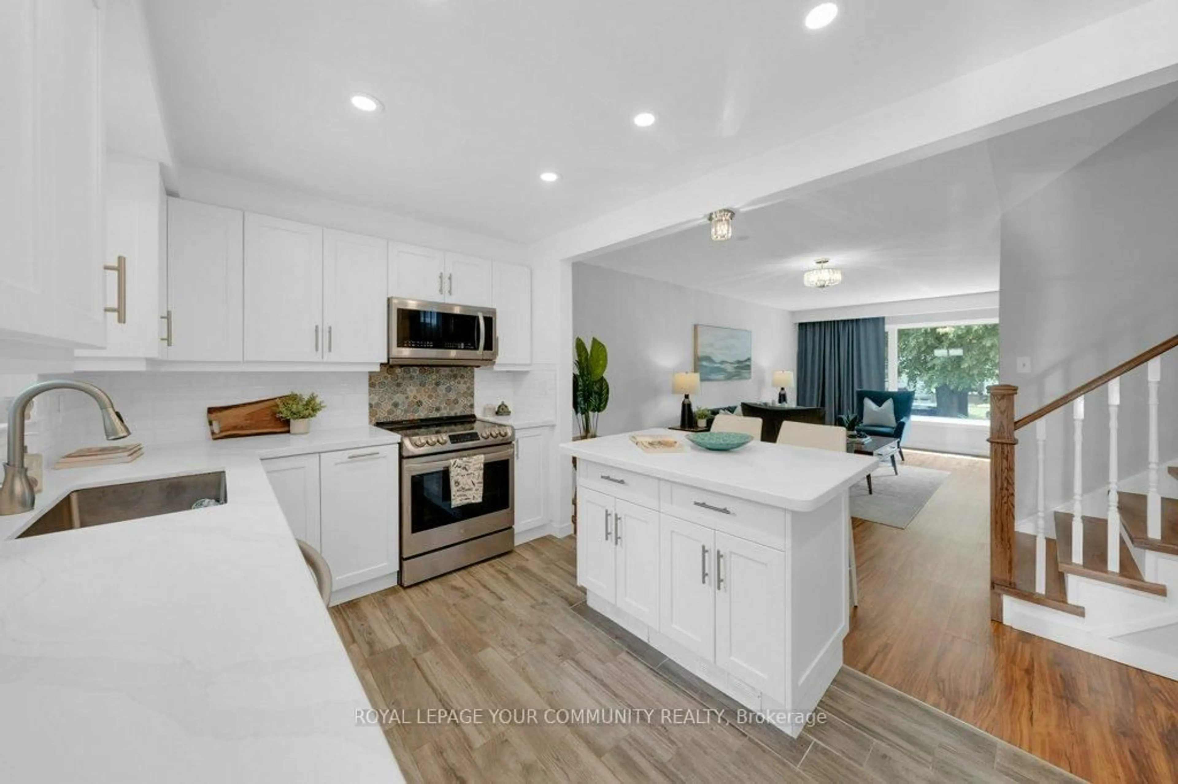 Open concept kitchen, unknown for 36 Dawson St, Whitby Ontario L1N 6C8