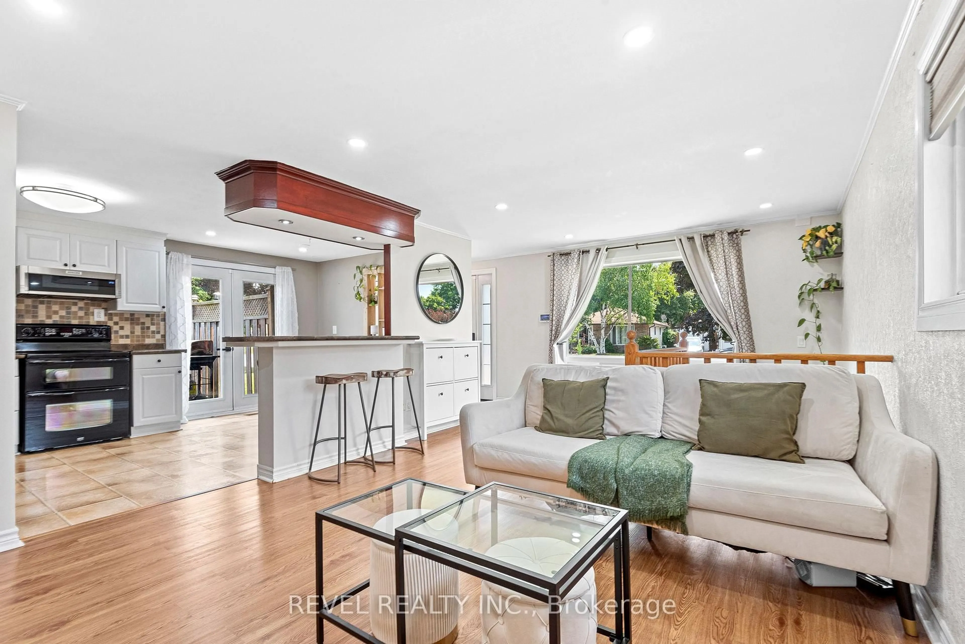 Open concept kitchen, unknown for 1132 Norman Cres, Oshawa Ontario L1H 7X1