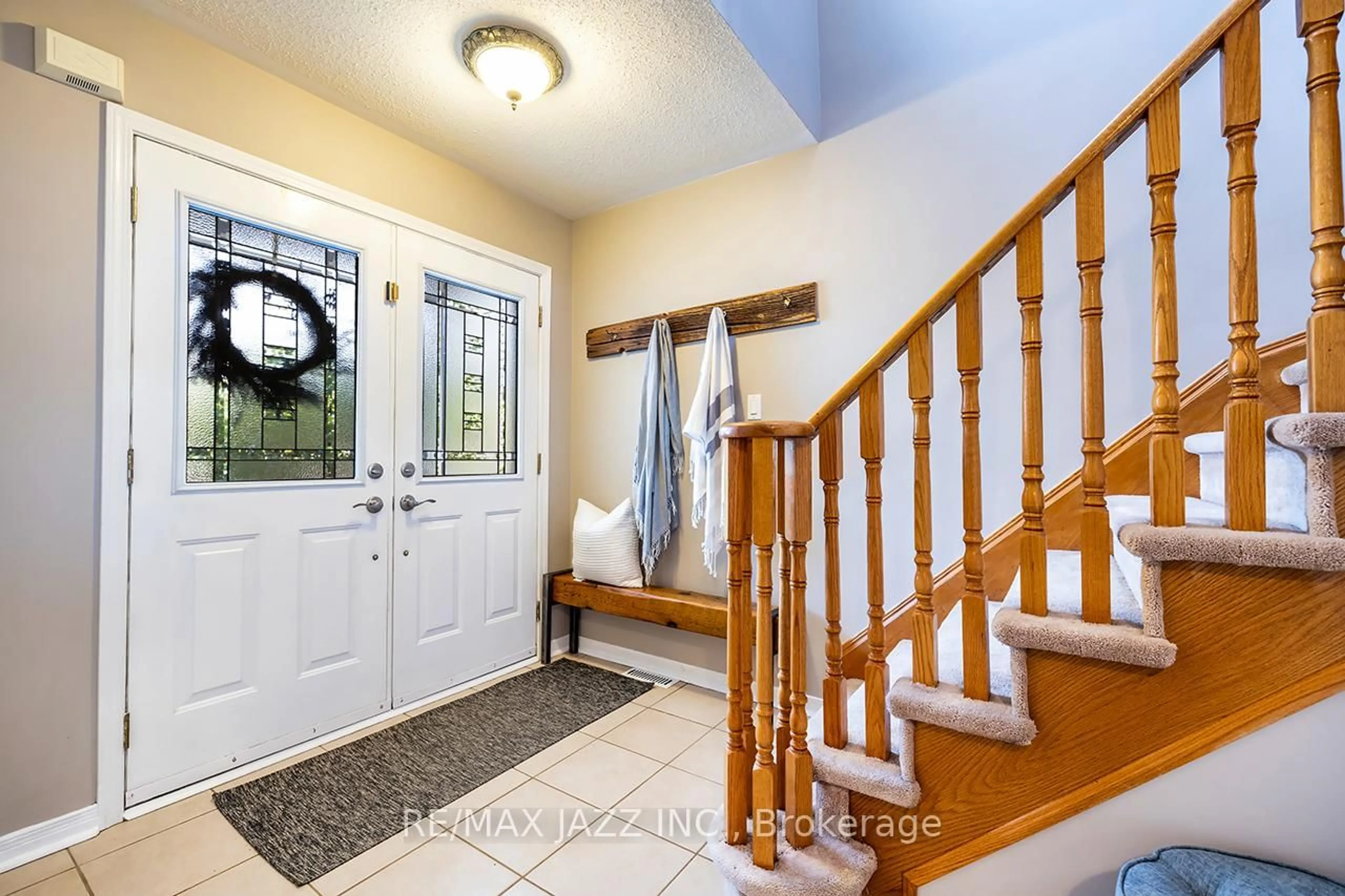 Indoor entryway for 24 Cotton St, Clarington Ontario L1C 5H3