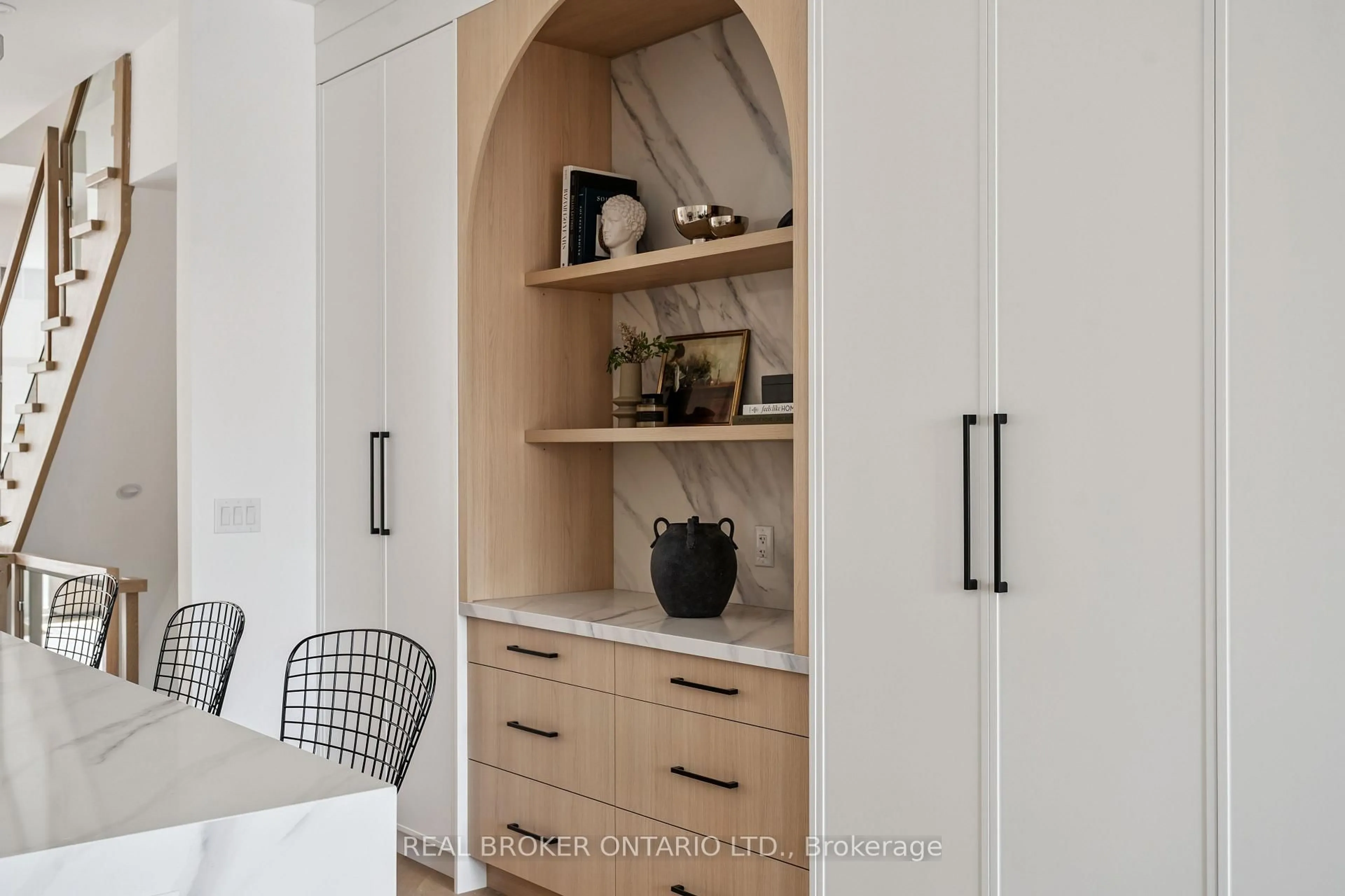 Contemporary kitchen, unknown for 98 Hogarth Ave, Toronto Ontario M4K 1K4
