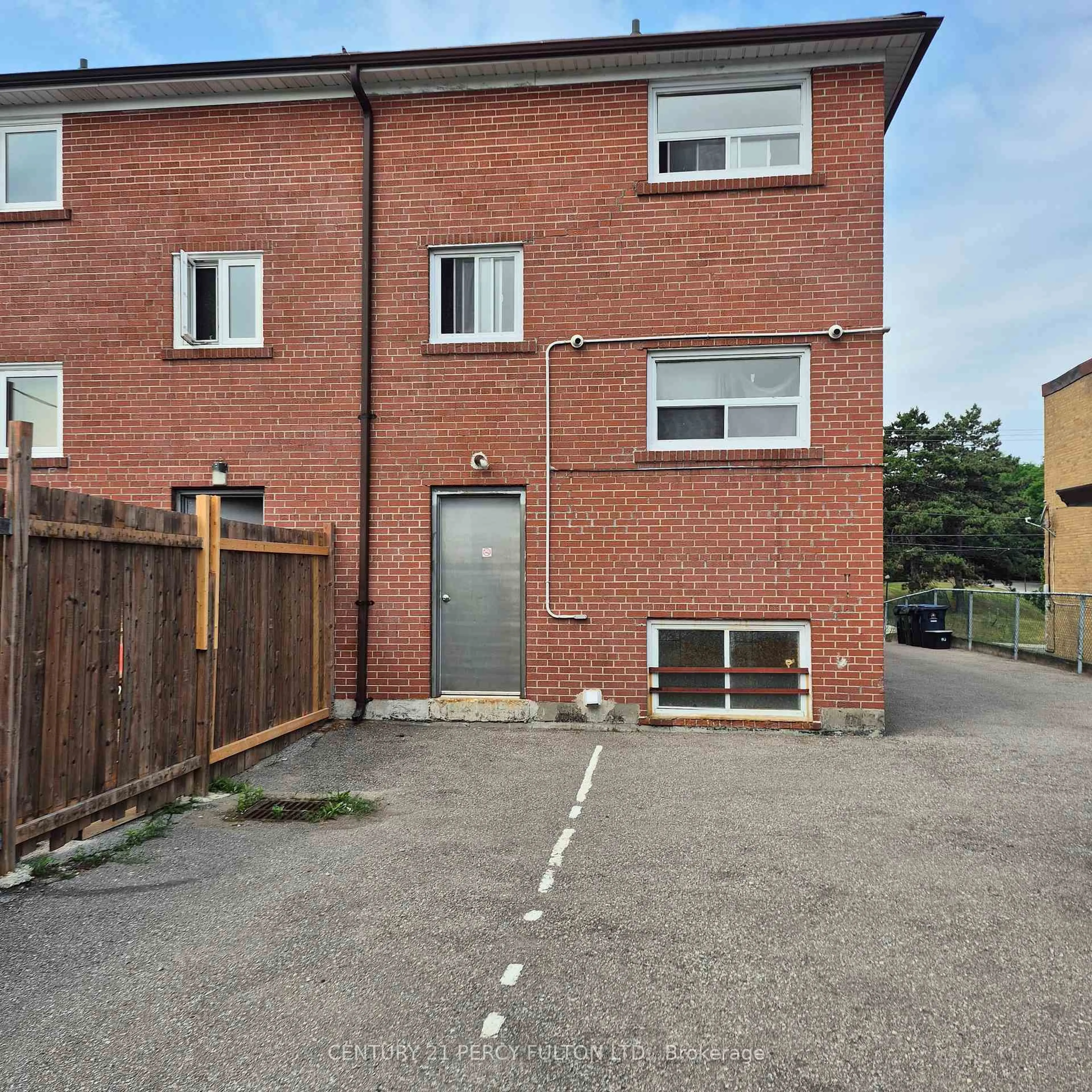 A pic from outside/outdoor area/front of a property/back of a property/a pic from drone, building for 559A Birchmount Rd, Toronto Ontario M1K 1P8