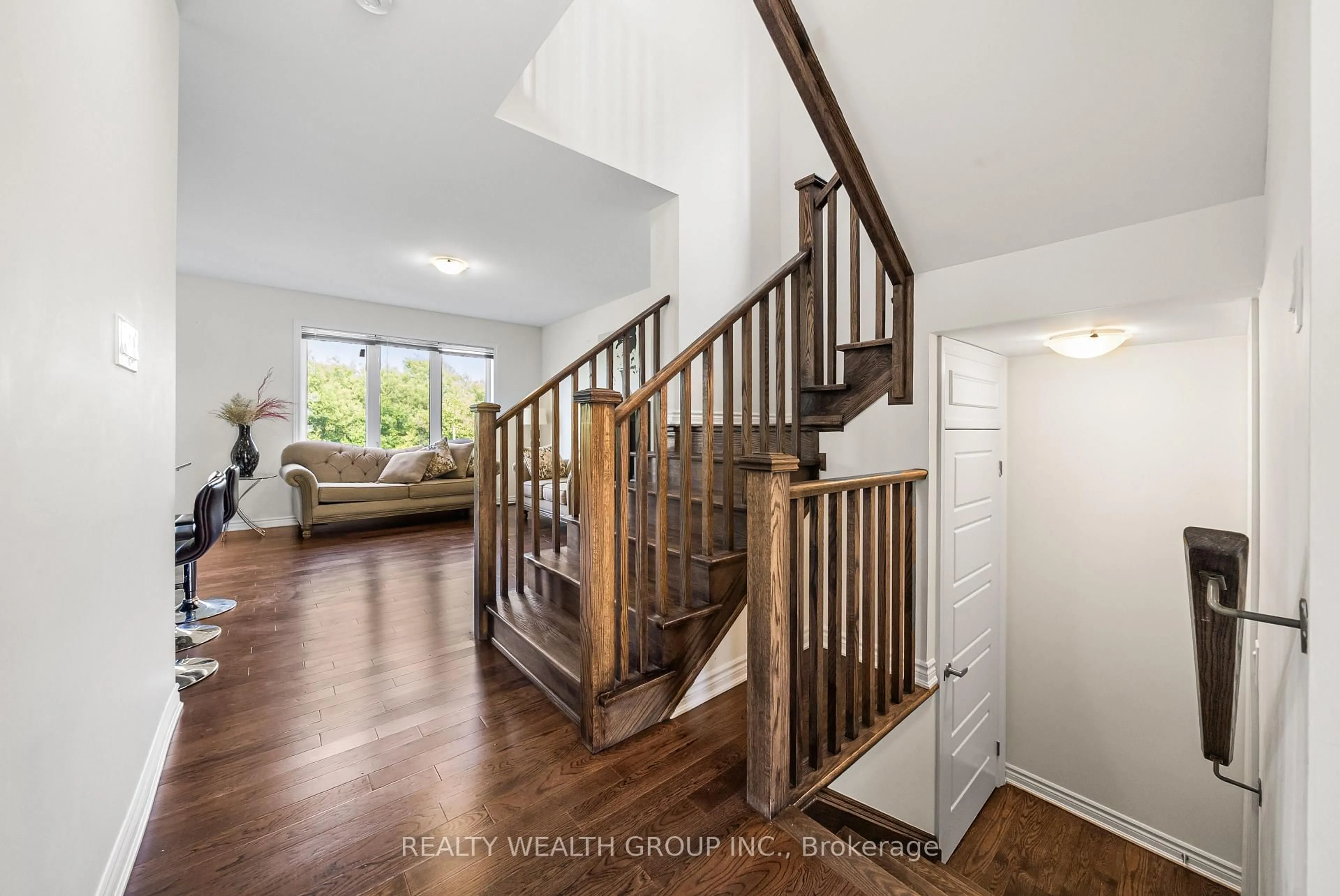 Unknown for 100 BARKERVILLE Dr, Whitby Ontario L1P 0L8