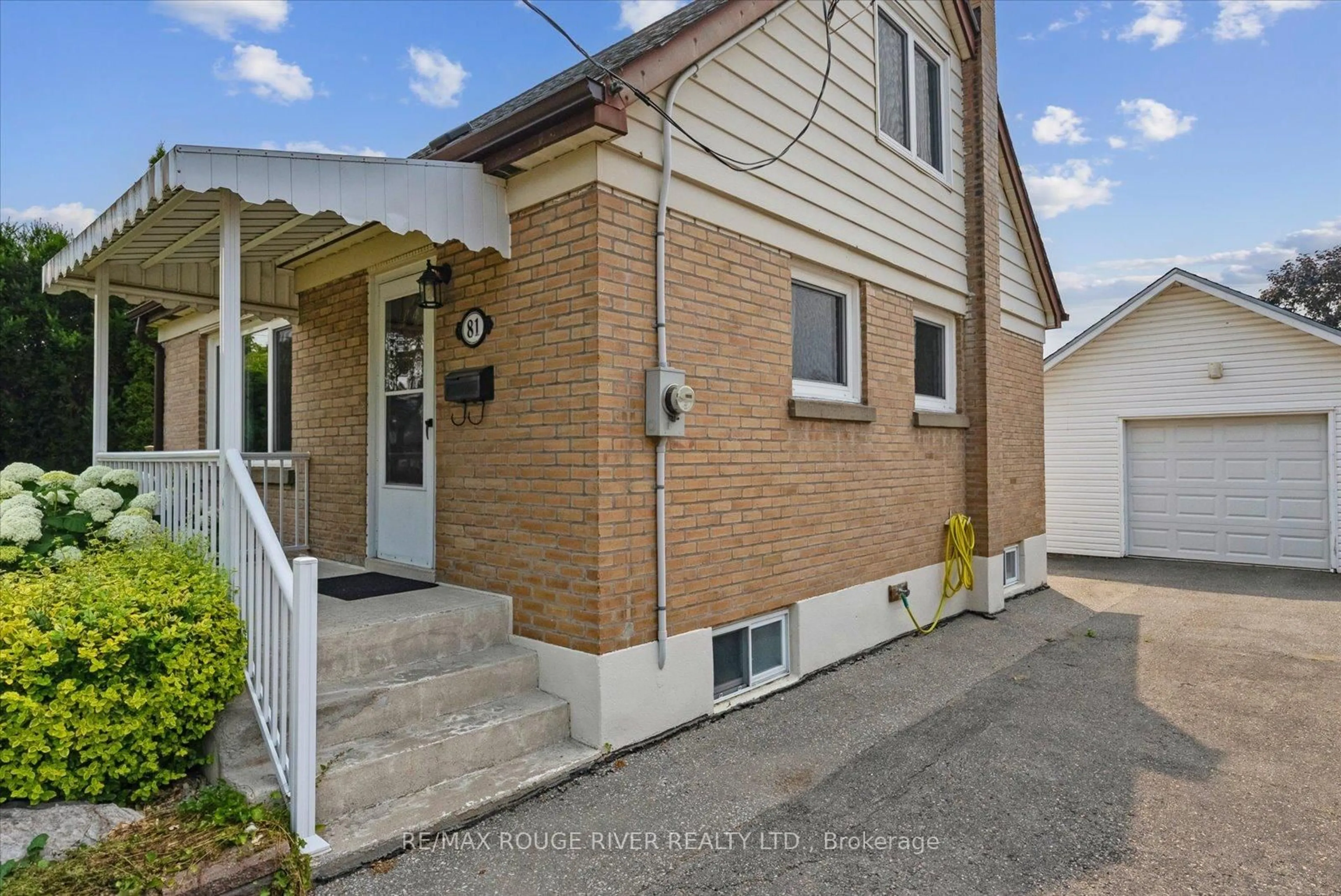 Home with brick exterior material, street for 81 Kawartha Ave, Oshawa Ontario L1H 3Y7