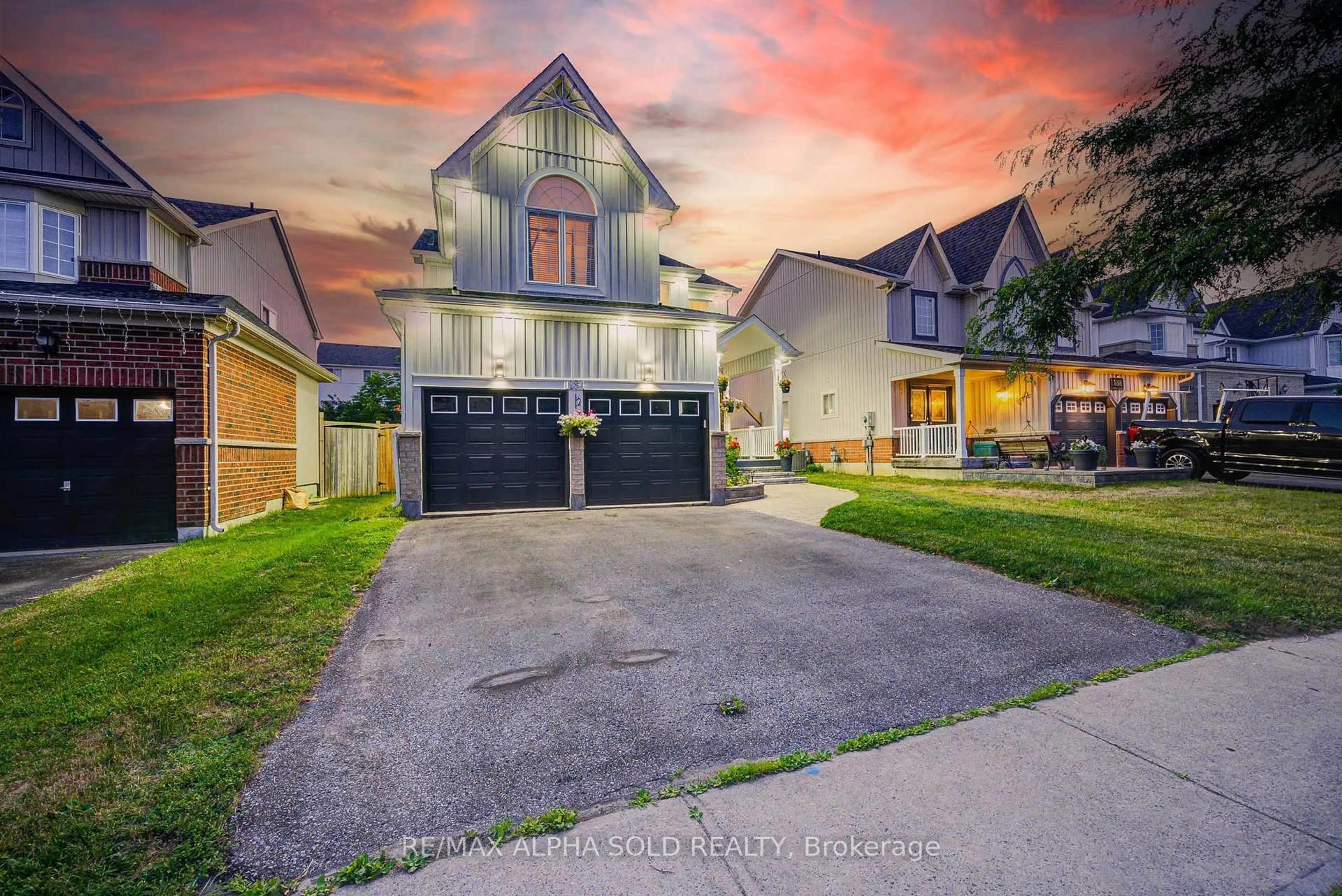 A pic from outside/outdoor area/front of a property/back of a property/a pic from drone, street for 1184 Ashgrove Cres, Oshawa Ontario L1K 3A4