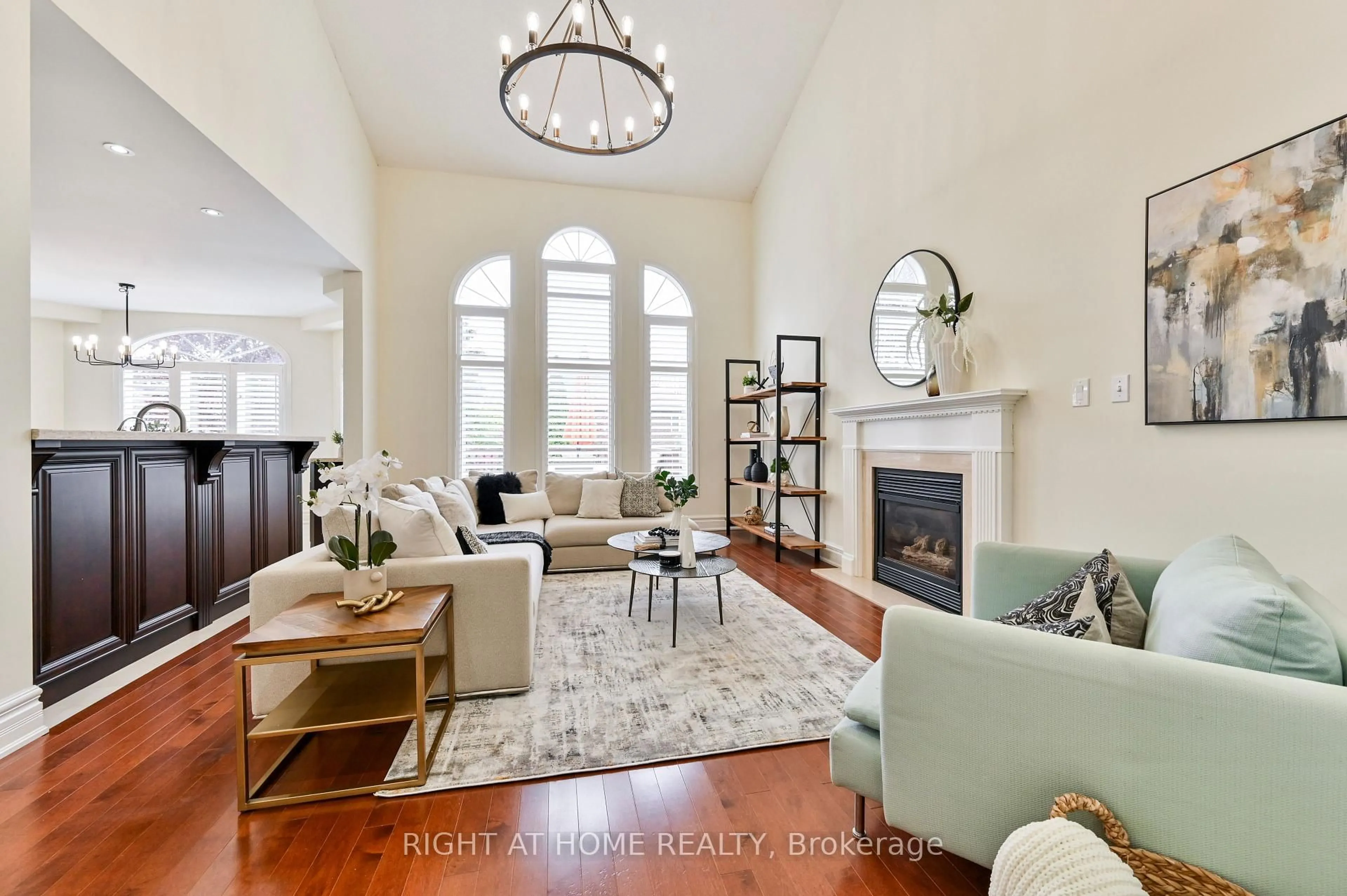 Living room with furniture, unknown for 842 Primrose Crt, Pickering Ontario L1X 2S7