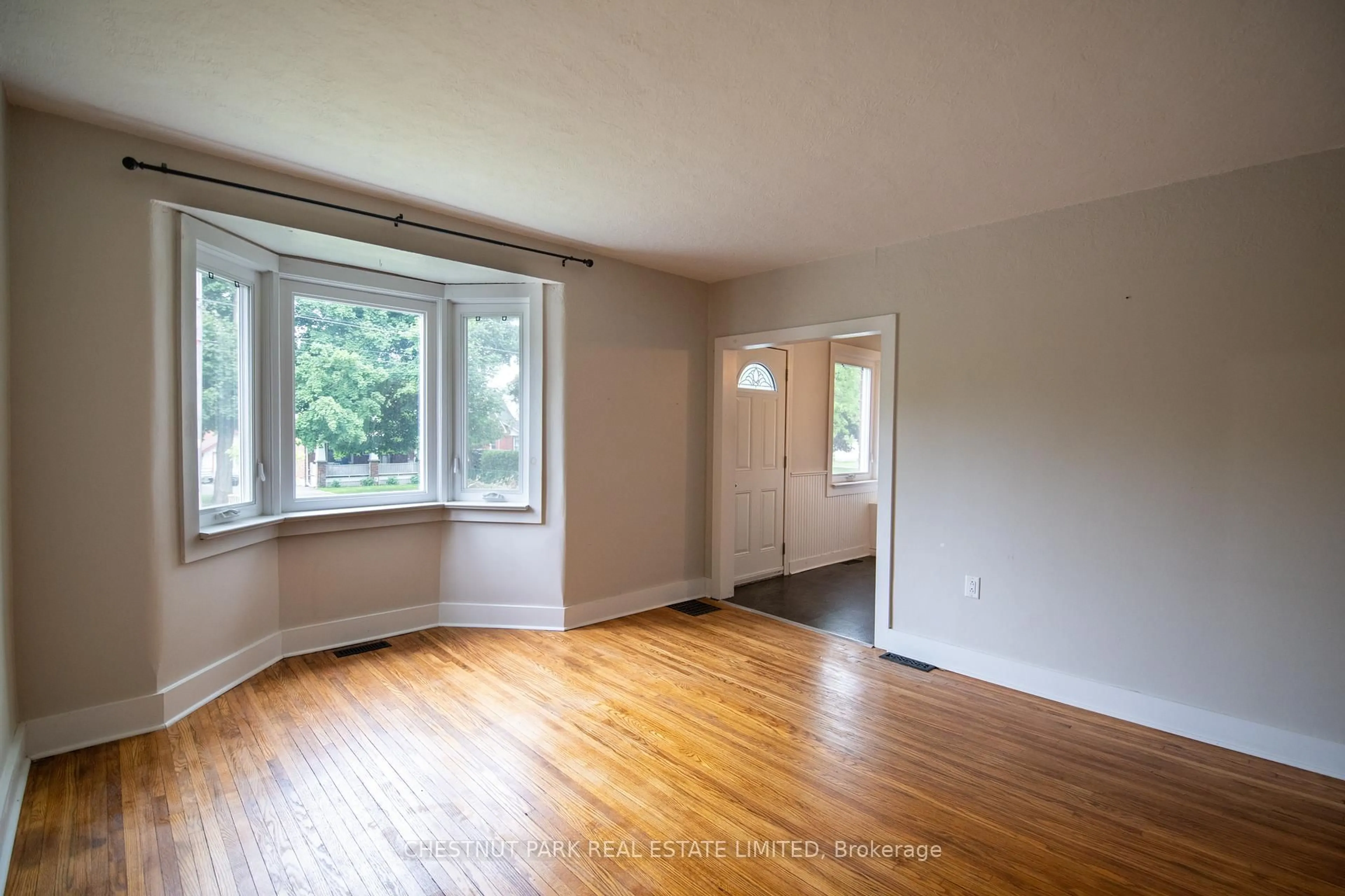A pic of a room for 174 Gibbons St, Oshawa Ontario L1J 4Y3