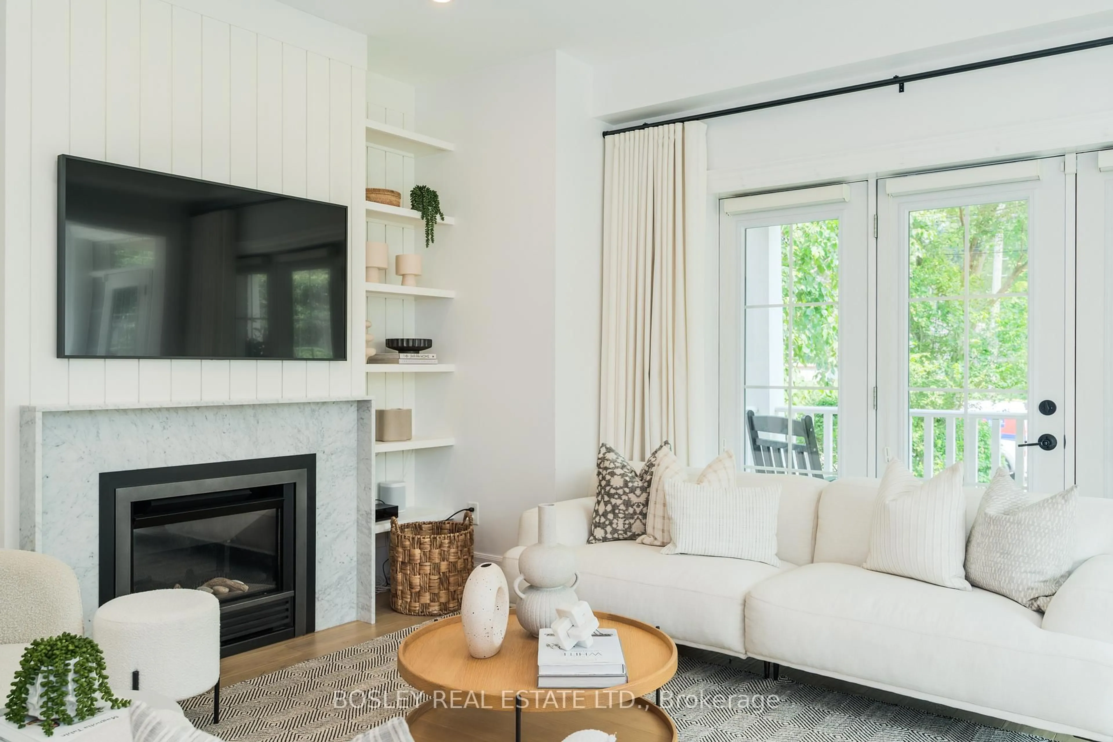 Living room with furniture, unknown for 66 Kildonan Dr, Toronto Ontario M1N 3B8