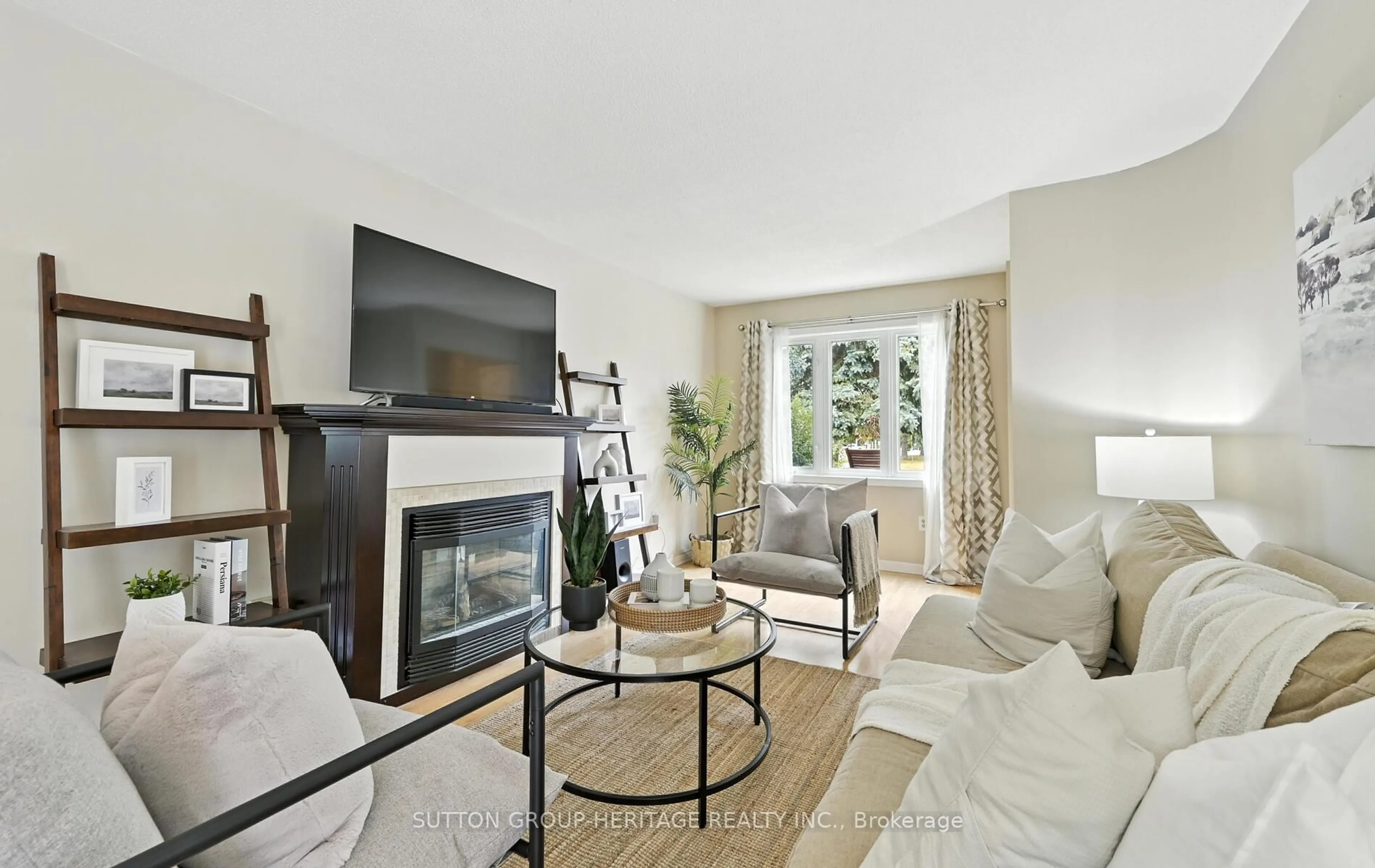 Living room with furniture, unknown for 2 Frazer Rd, Ajax Ontario L1S 4B1