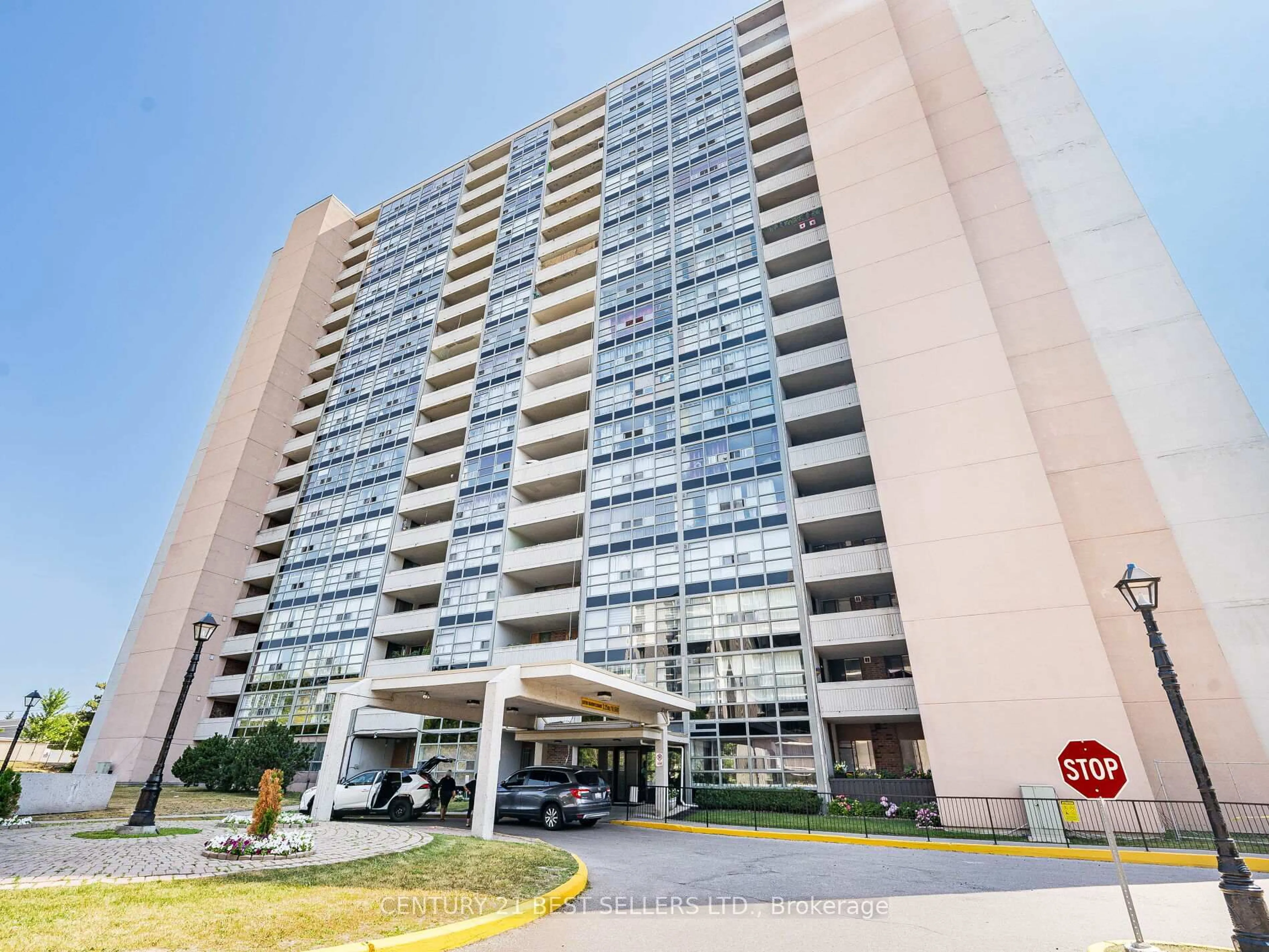 Indoor foyer for 3380 Eglinton Ave #1410, Toronto Ontario M1J 3L6