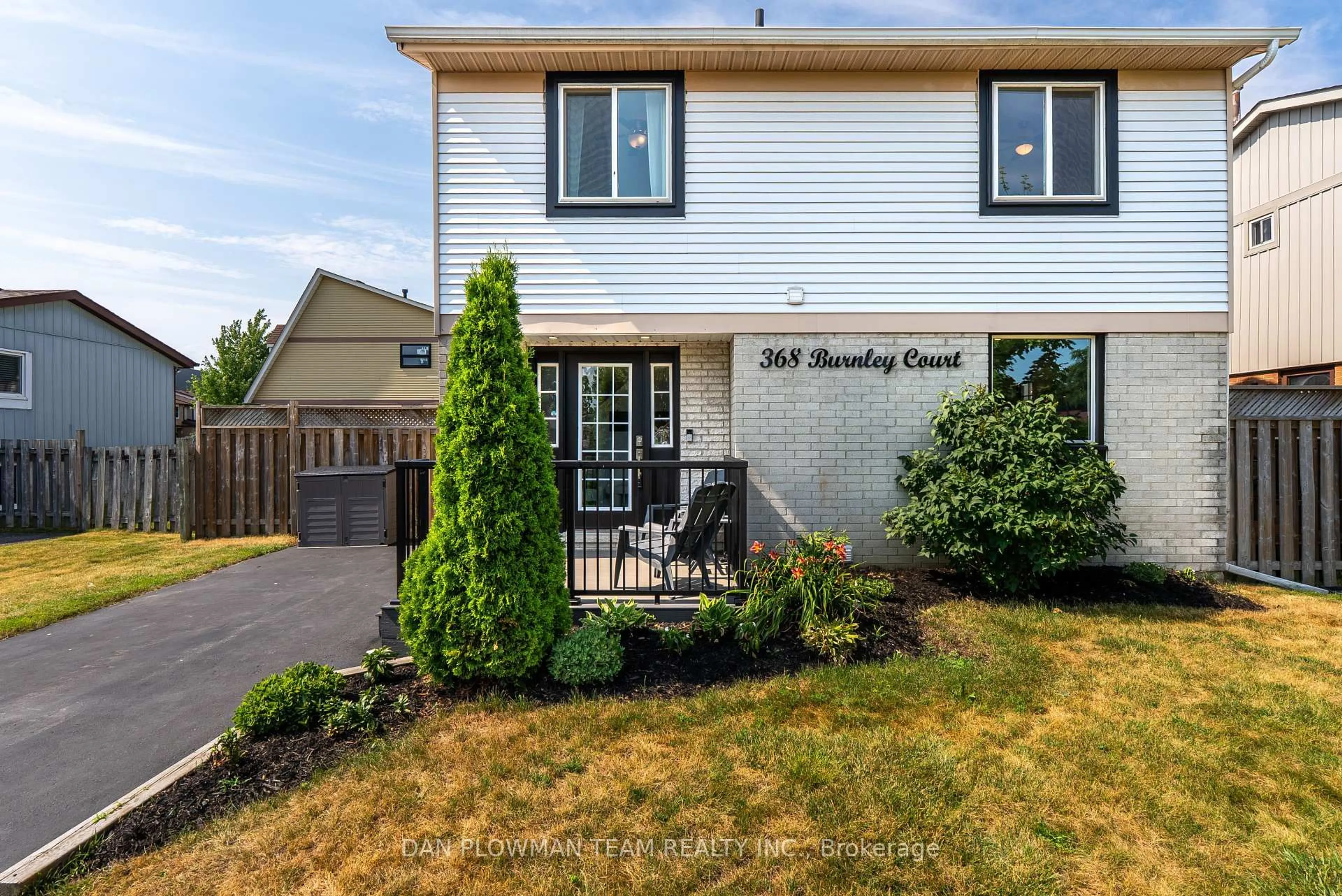Home with vinyl exterior material, street for 368 Burnley Crt, Oshawa Ontario L1G 7G6
