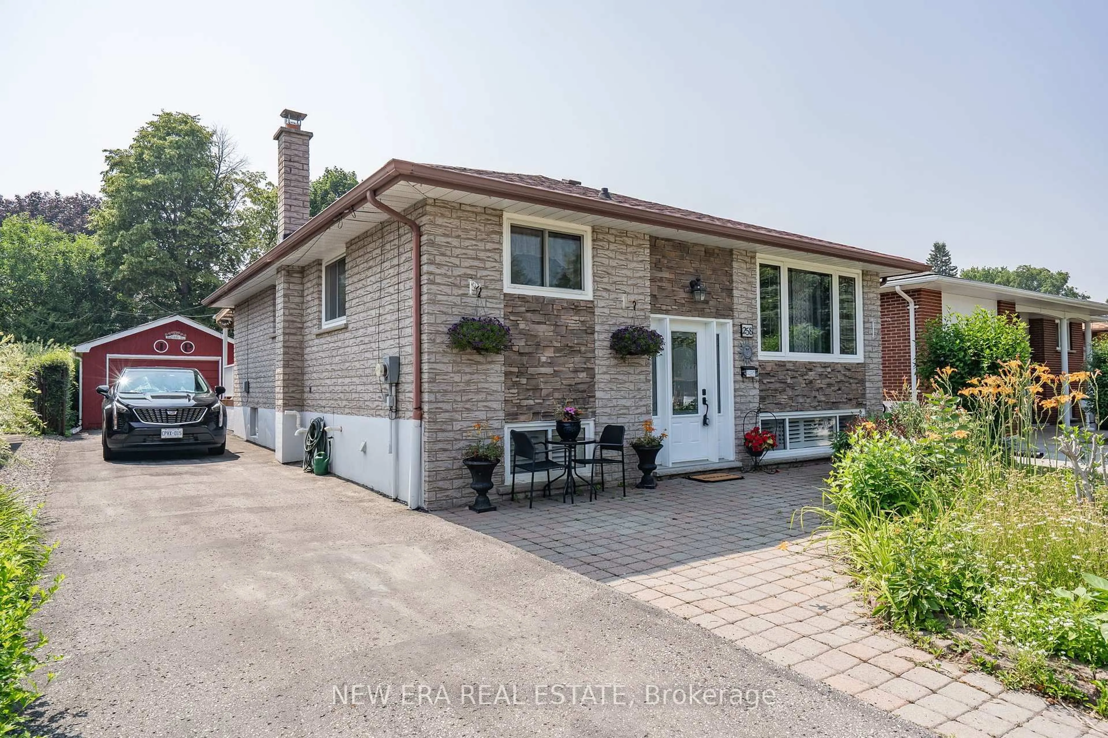 Home with brick exterior material, street for 258 Nipigon St, Oshawa Ontario L1J 4N7