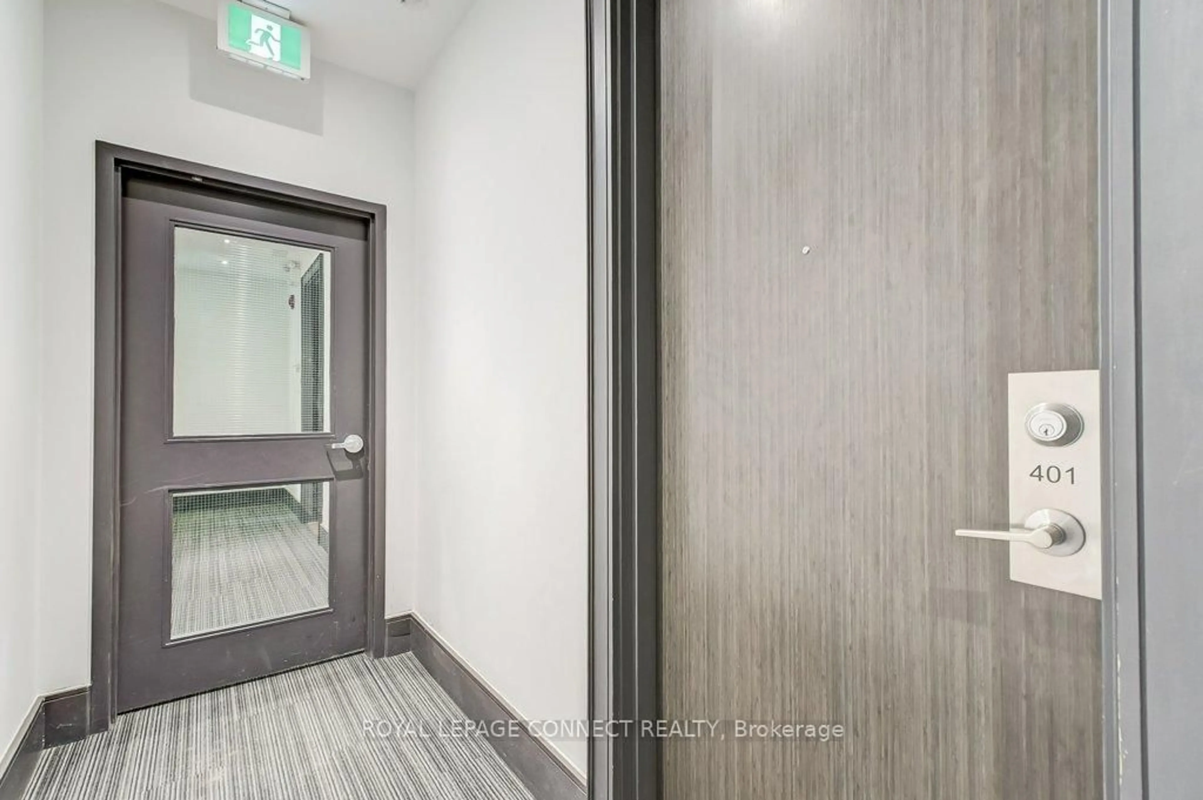 Indoor foyer for 1003 Queen St #401, Toronto Ontario M4M 1K3