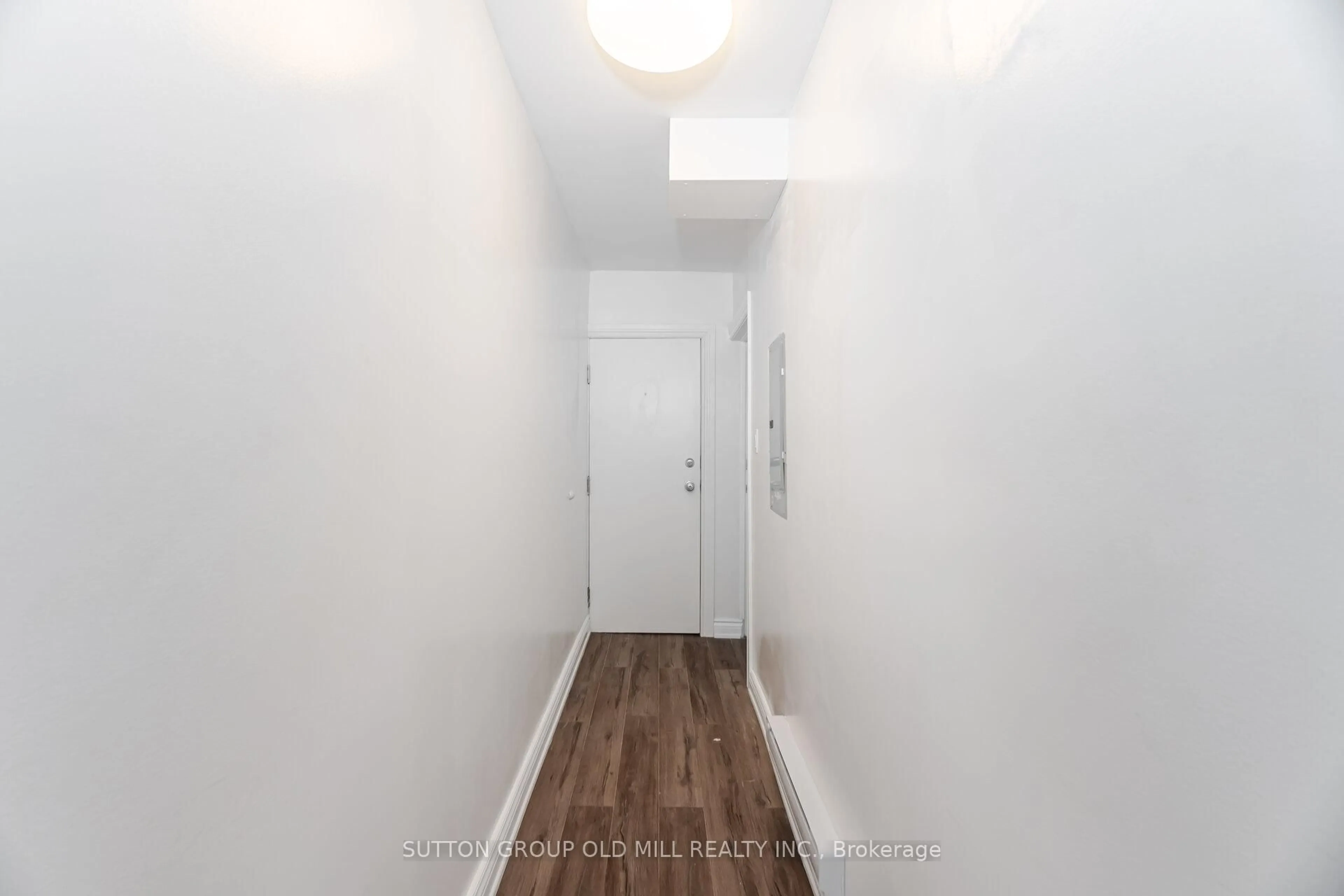 Indoor entryway for 1995 Gerrard St, Toronto Ontario M4E 2A9
