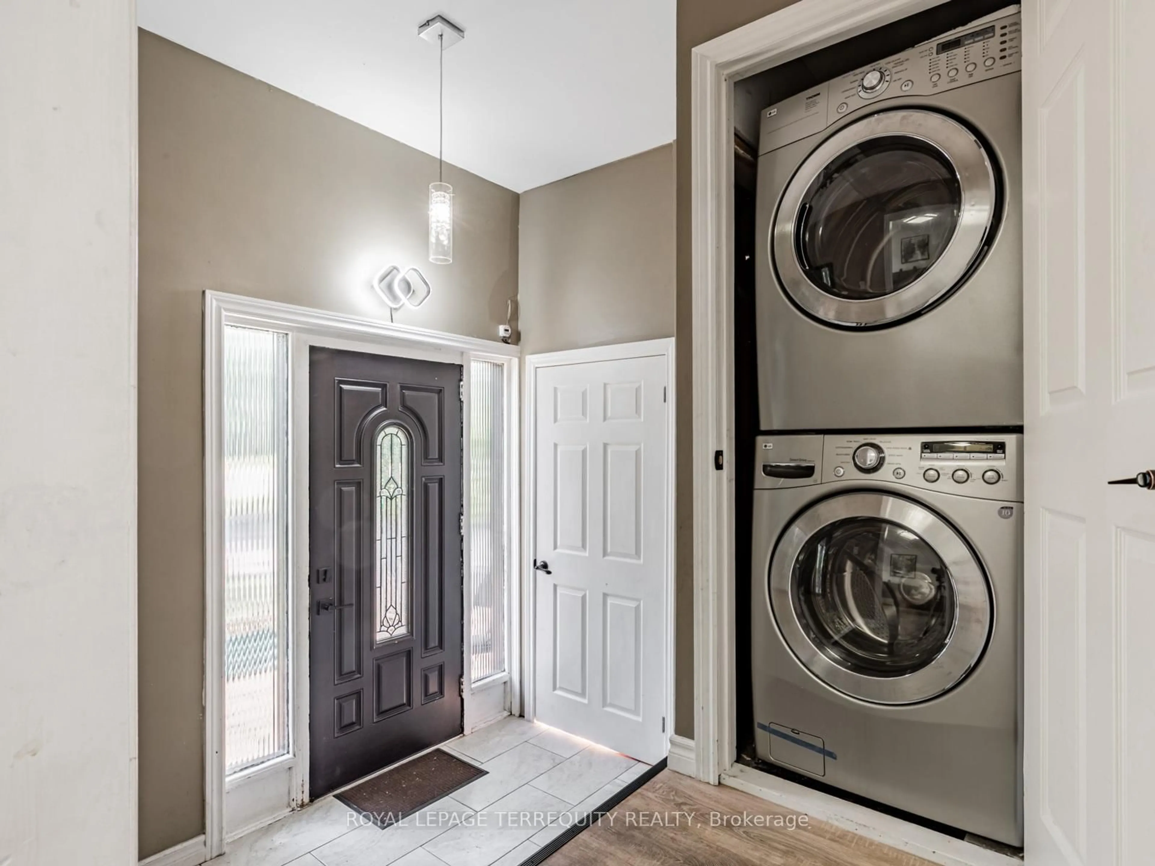 Laundry room for 64 Dale Ave, Toronto Ontario M1J 3J5