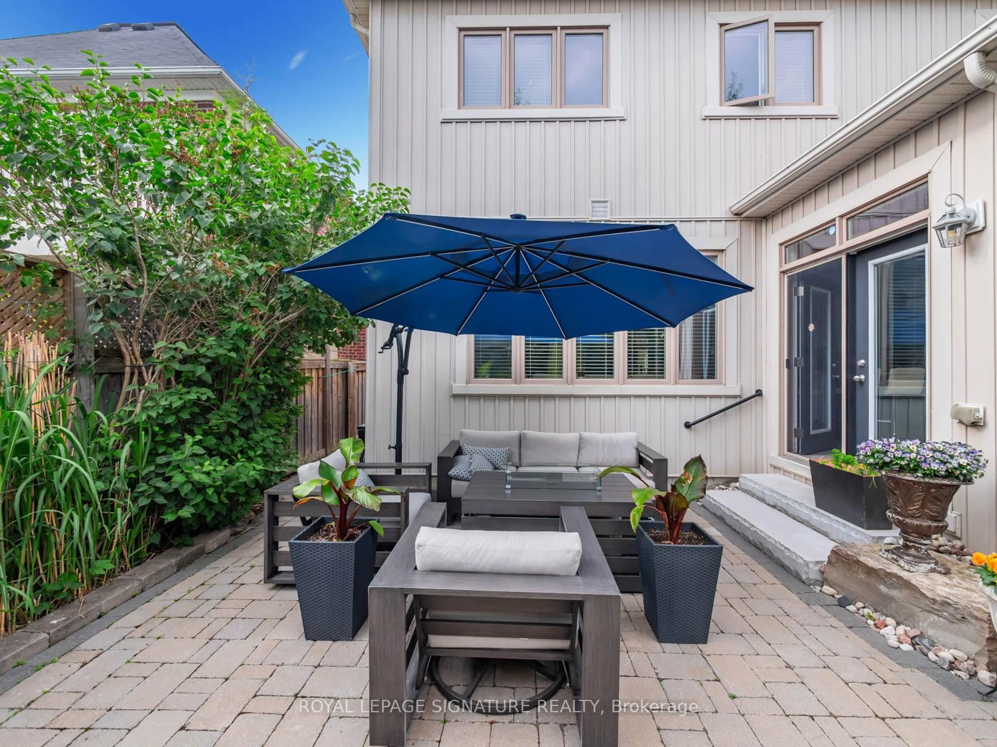 Patio, street for 6 Jarrow Cres, Whitby Ontario L1M 0G9