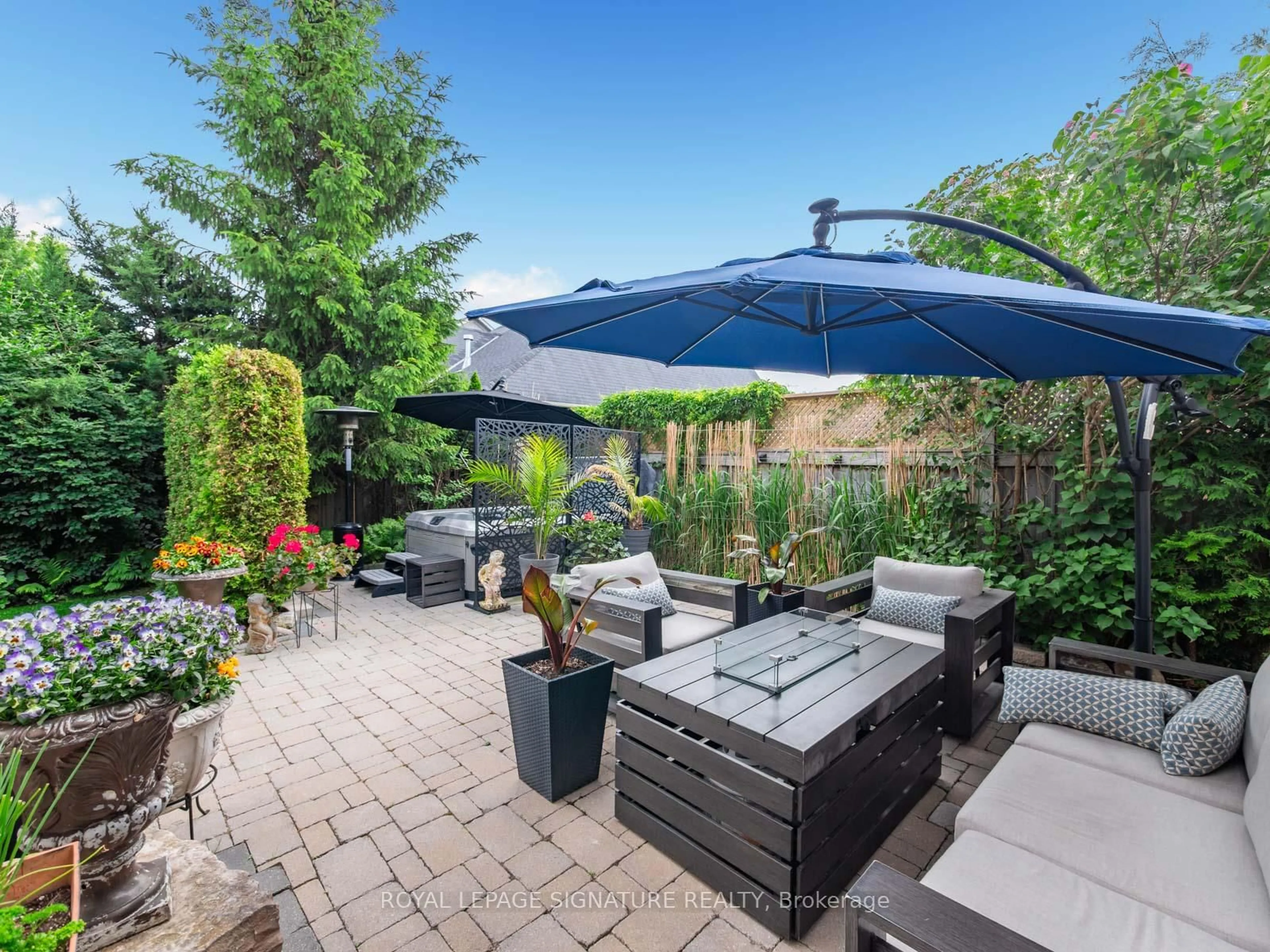 Patio, street for 6 Jarrow Cres, Whitby Ontario L1M 0G9