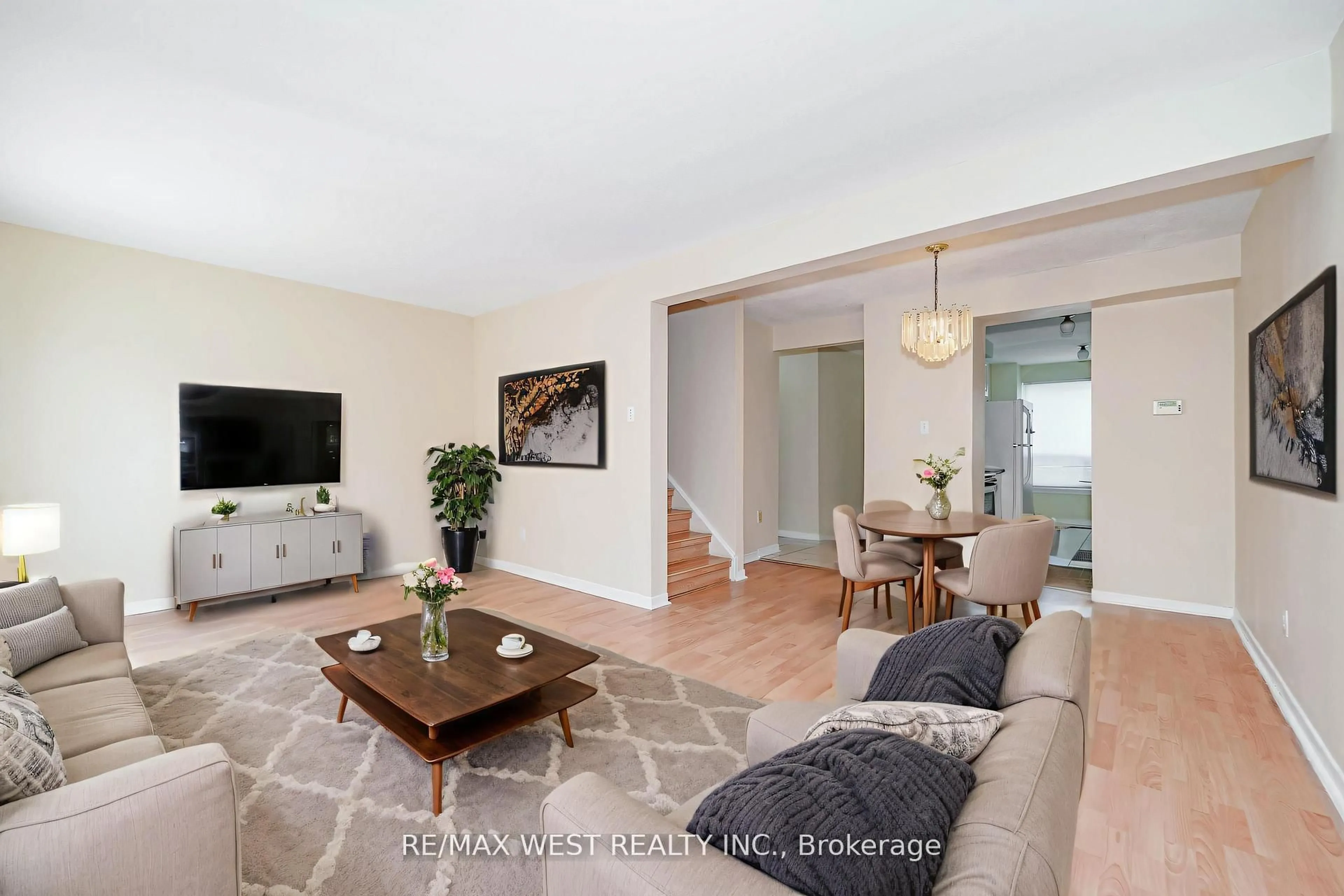Living room with furniture, unknown for 44 Chester Le Blvd #22, Toronto Ontario M1W 2M8
