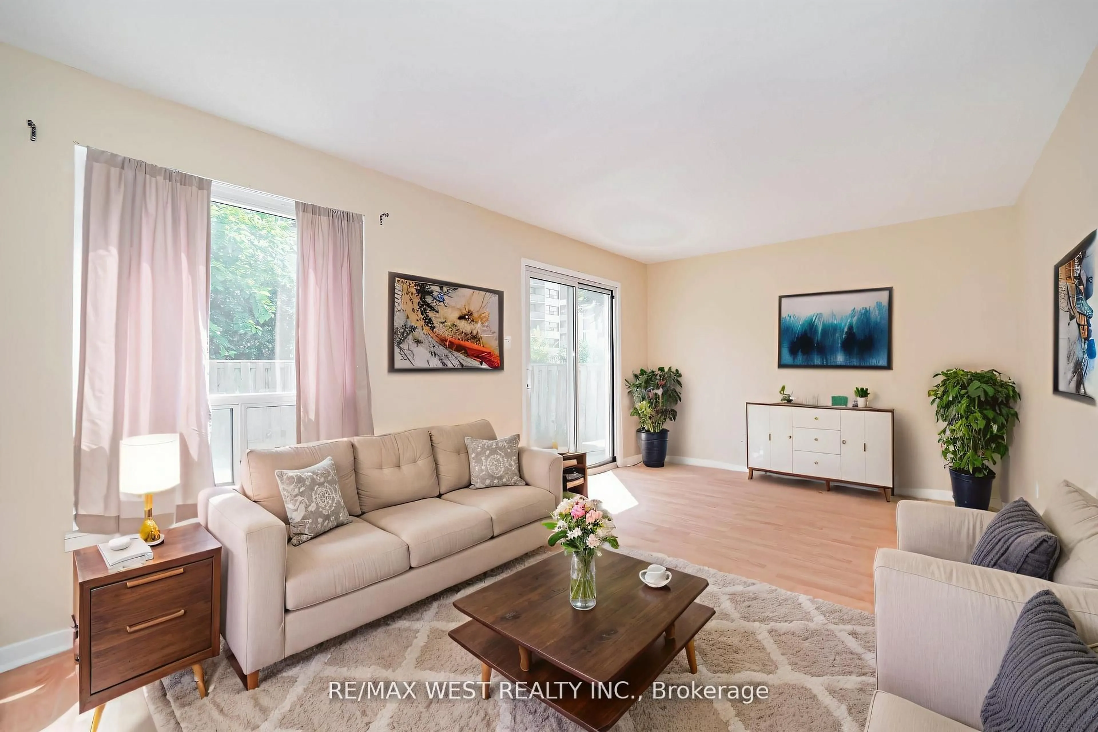 Living room with furniture, unknown for 44 Chester Le Blvd #22, Toronto Ontario M1W 2M8