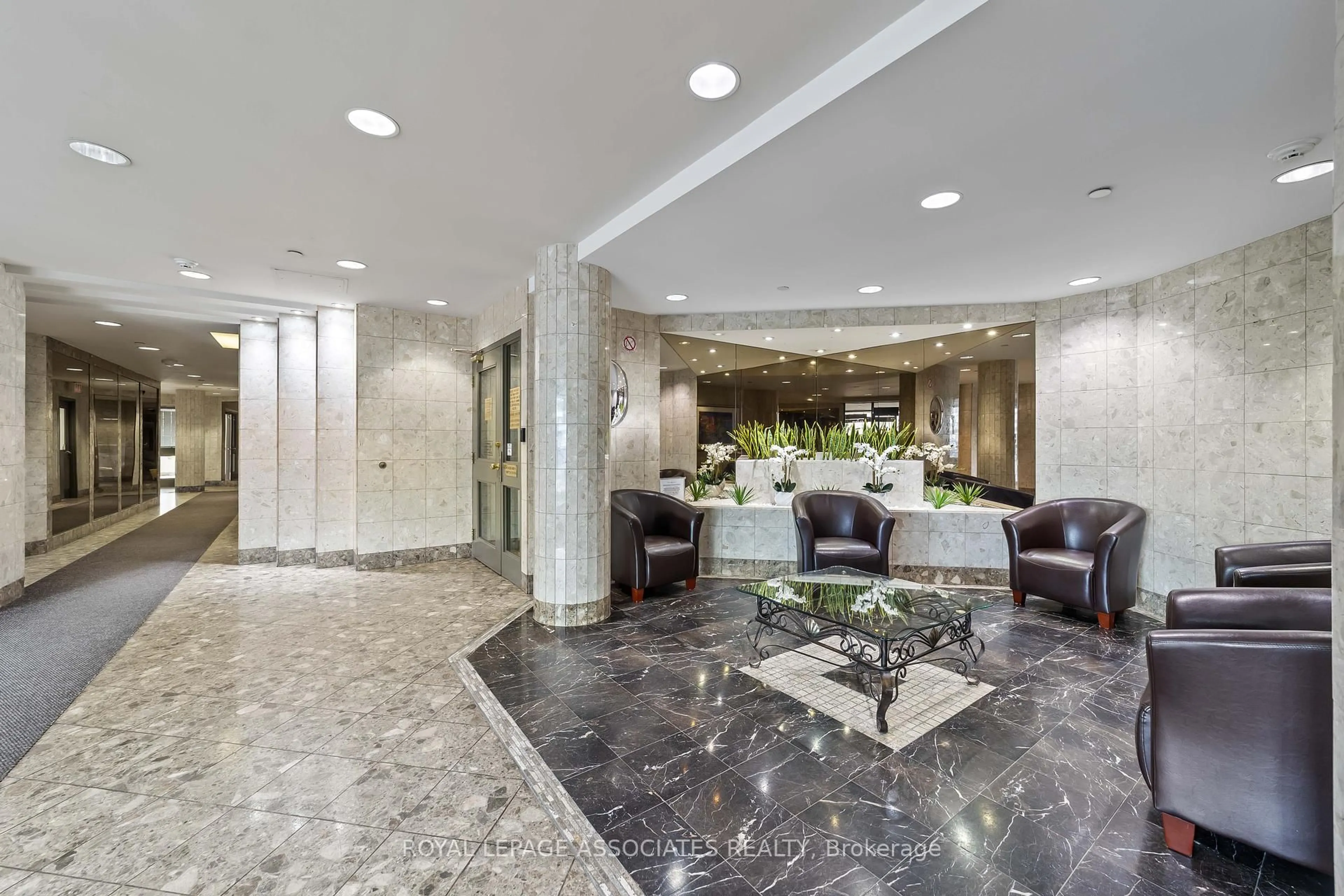 Lobby for 350 Alton Towers Circ #609, Toronto Ontario M1V 5E3