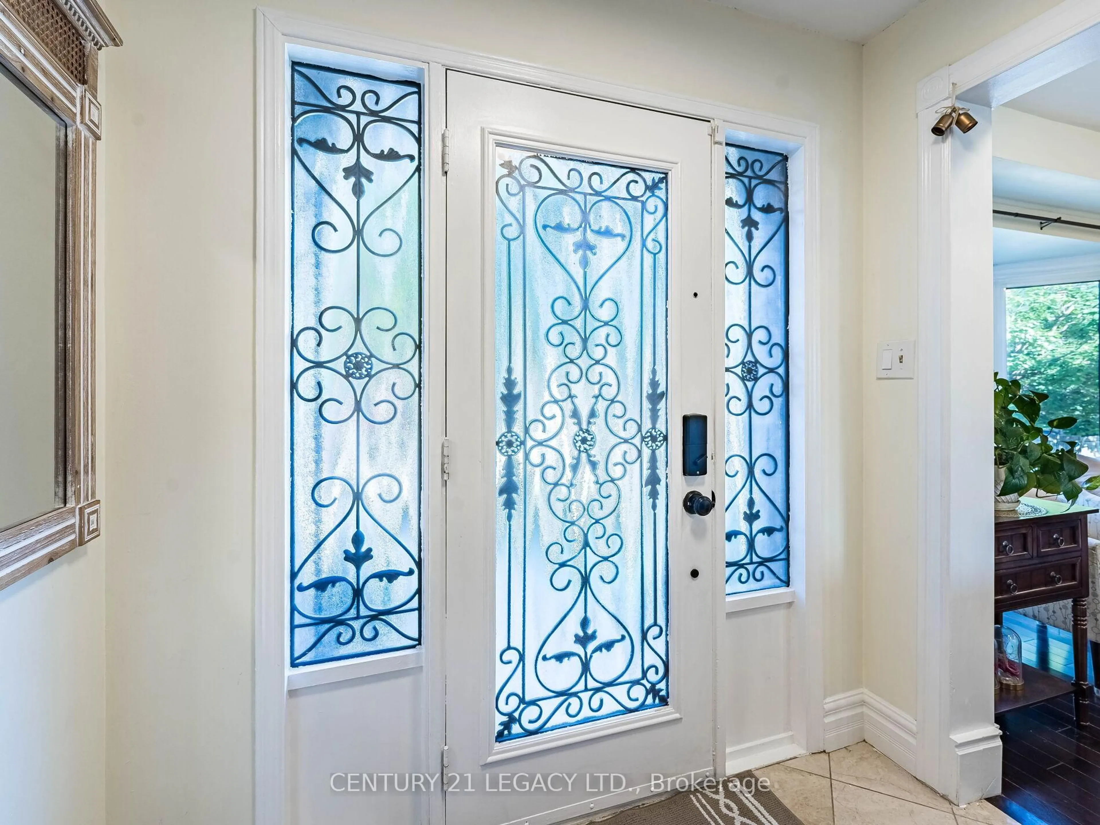 Indoor entryway for 22 Mayflower St, Whitby Ontario L1R 2P5