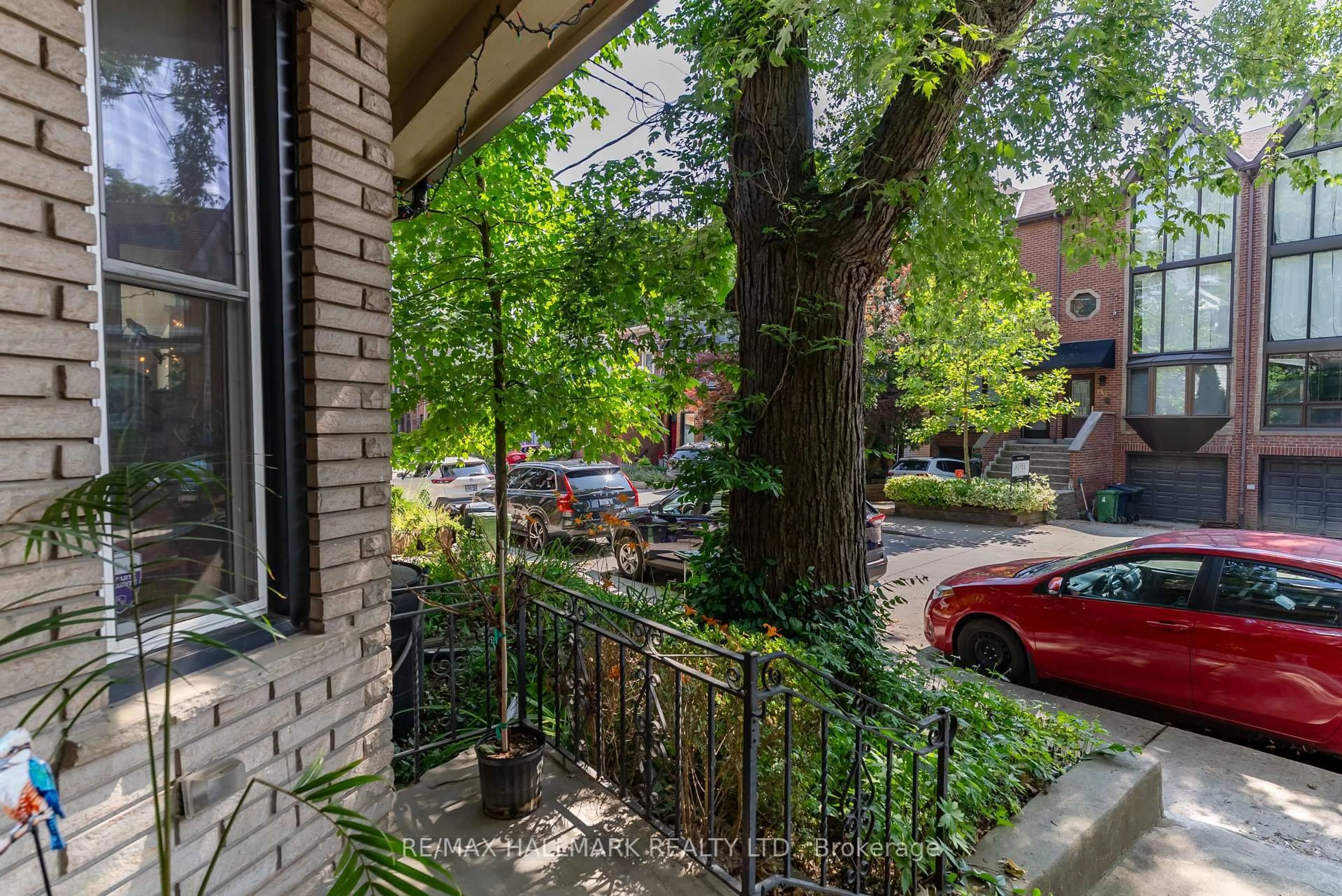 Patio, street for 205 Boulton Ave, Toronto Ontario M4M 2J8