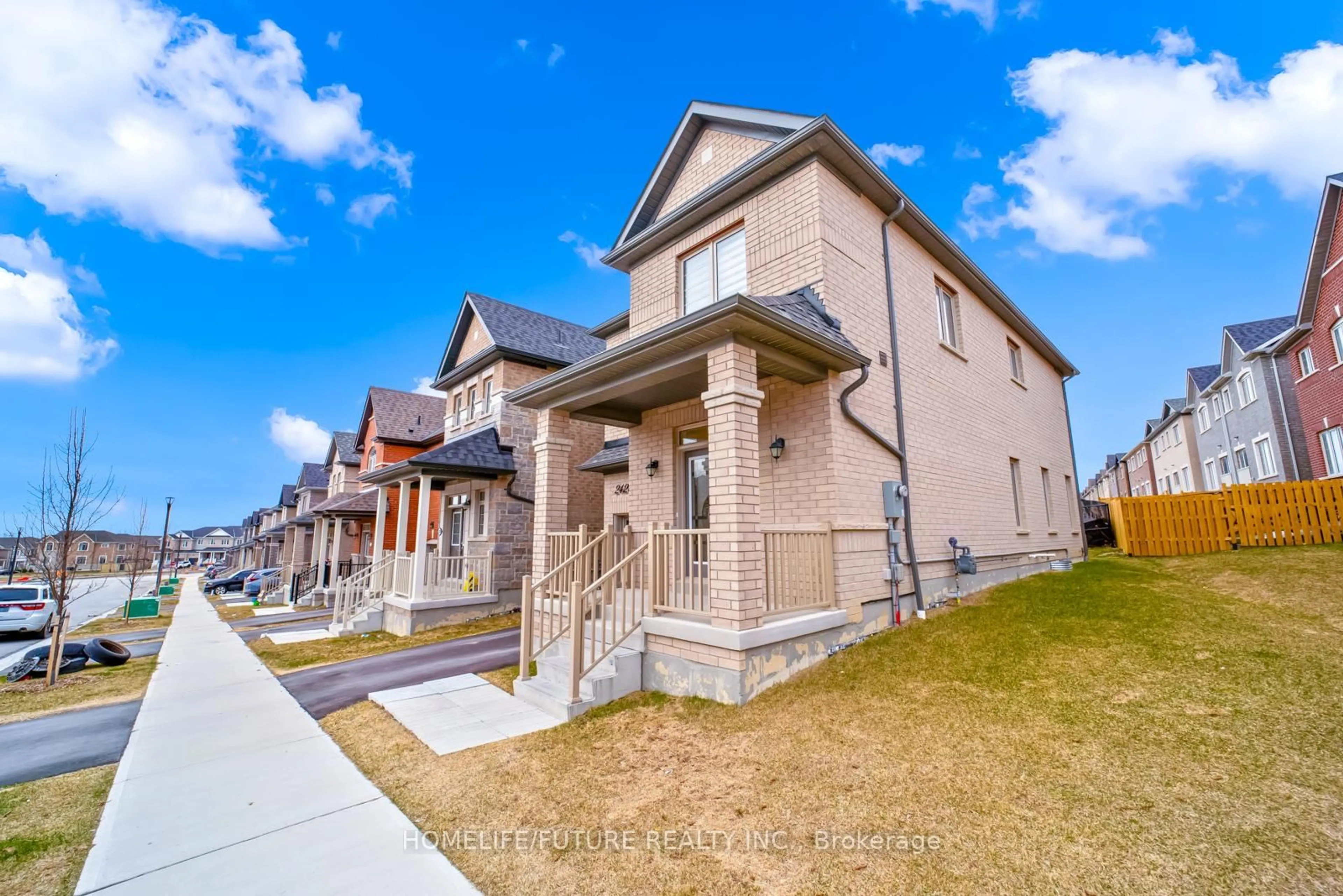 Unknown for 2424 Angora St, Pickering Ontario L1X 0M6