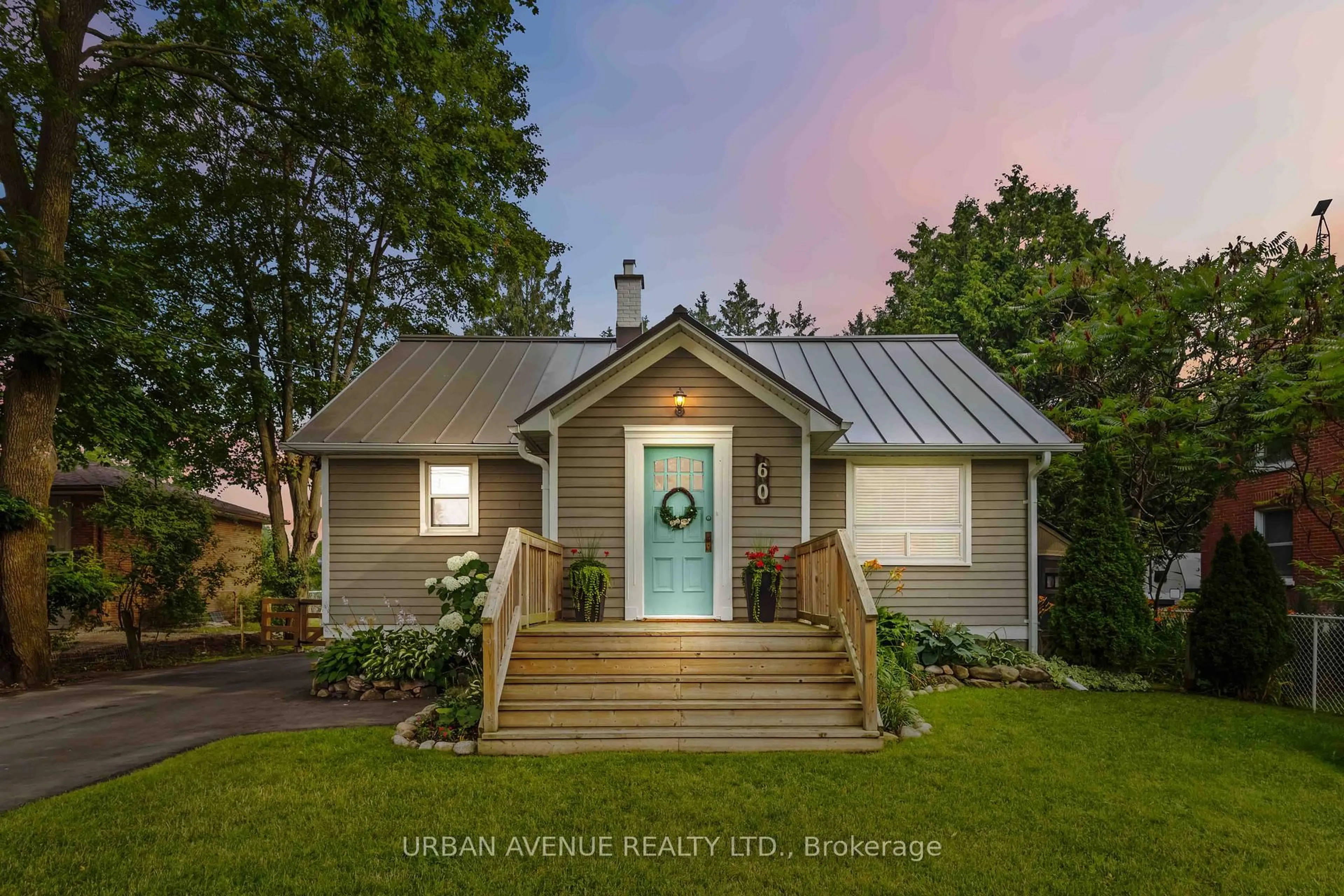 Home with vinyl exterior material, street for 60 Columbus Rd, Oshawa Ontario L1H 7K4