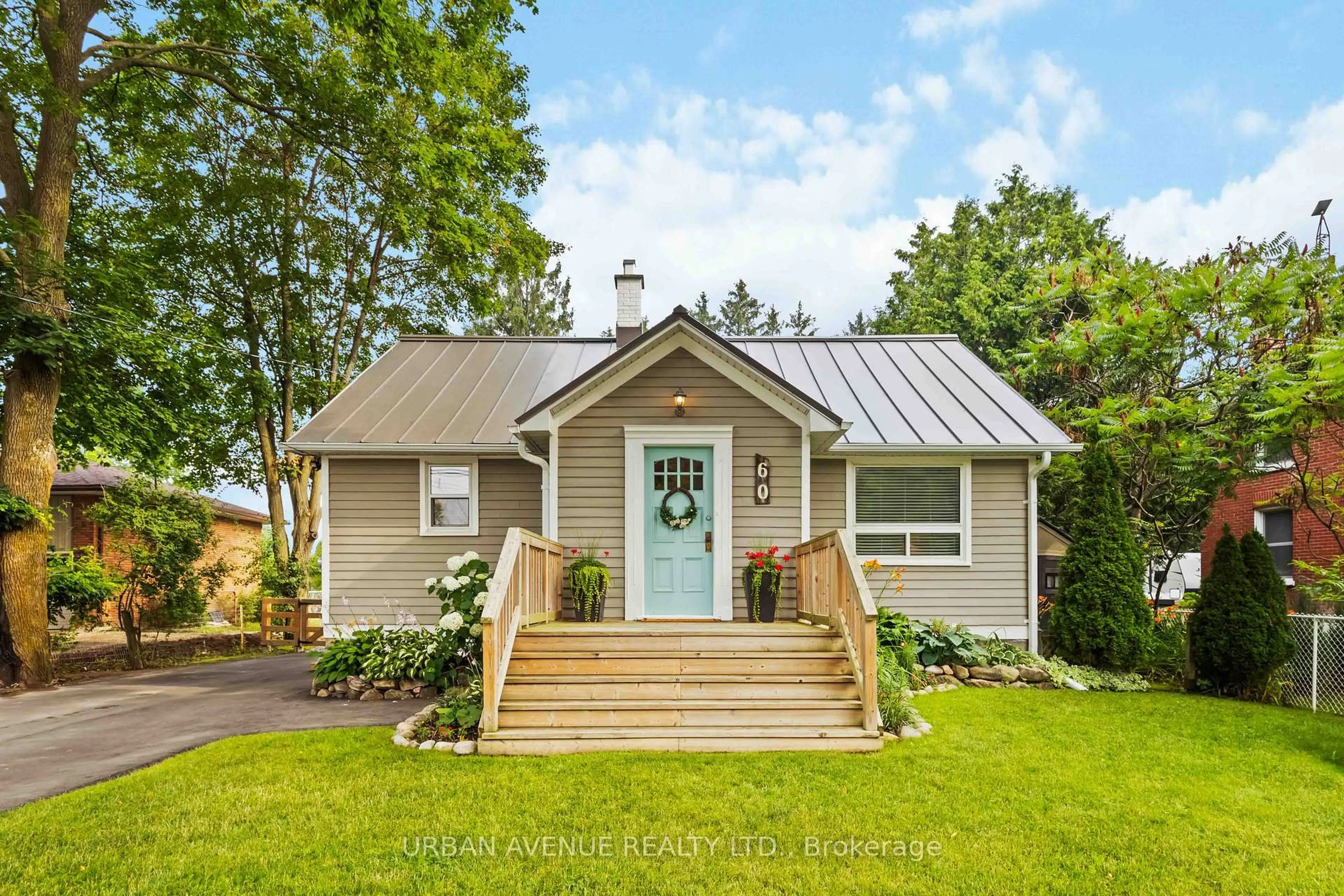 Home with vinyl exterior material, street for 60 Columbus Rd, Oshawa Ontario L1H 7K4
