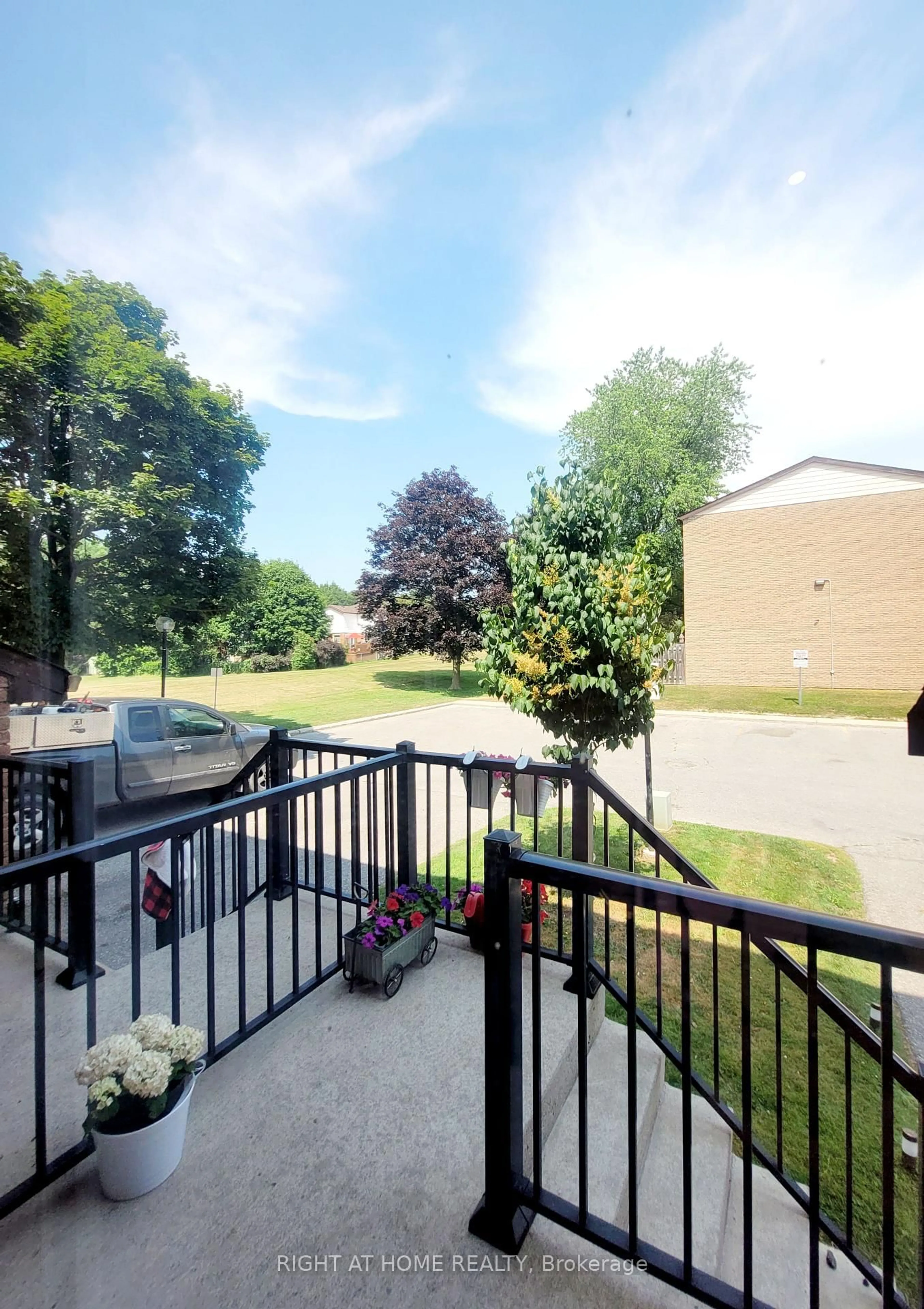 Patio, unknown for 320 Blackthorn St #7, Oshawa Ontario L1K 1K9