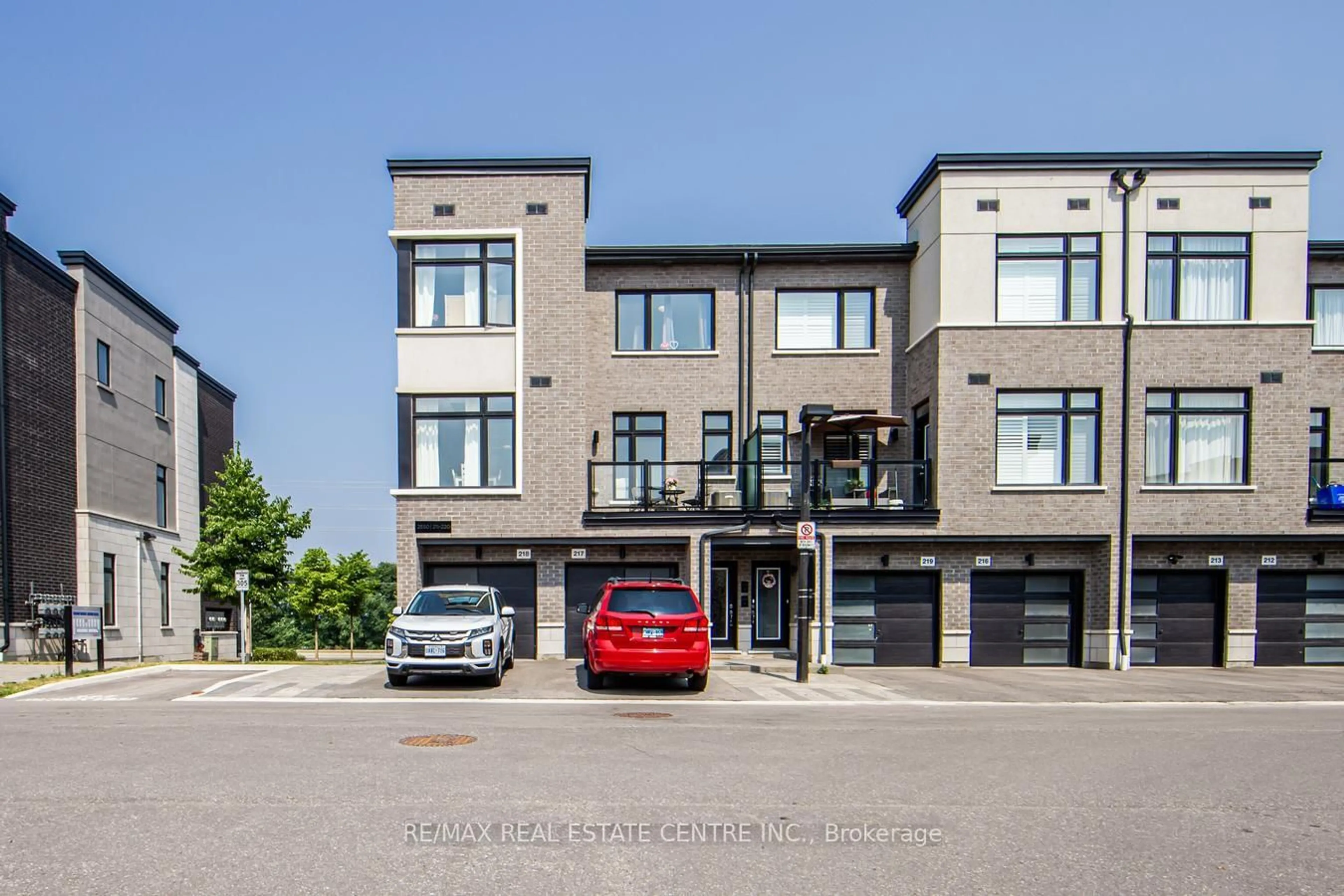 Unknown for 2550 Castlegate Crossing #220, Pickering Ontario L1X 0H6
