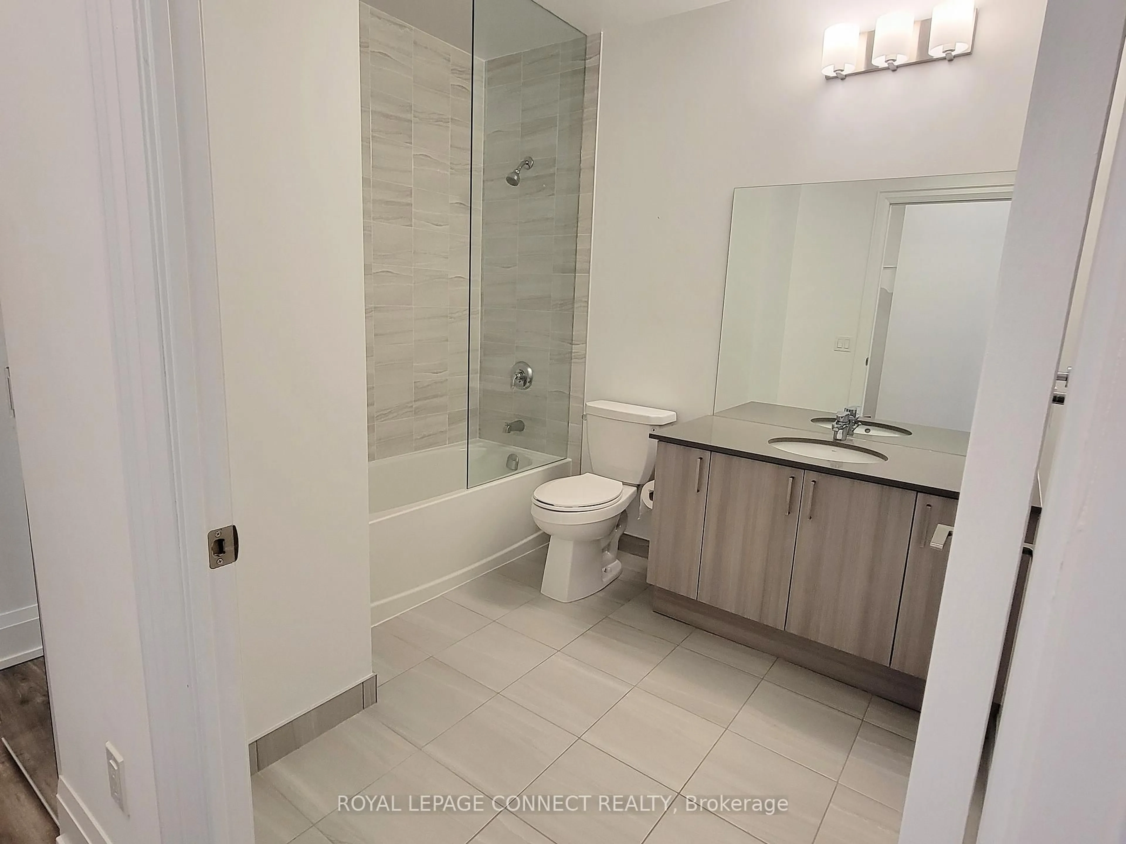 Standard bathroom, ceramic/tile floor for 1480 Bayly St #1705, Pickering Ontario L1W 3R5