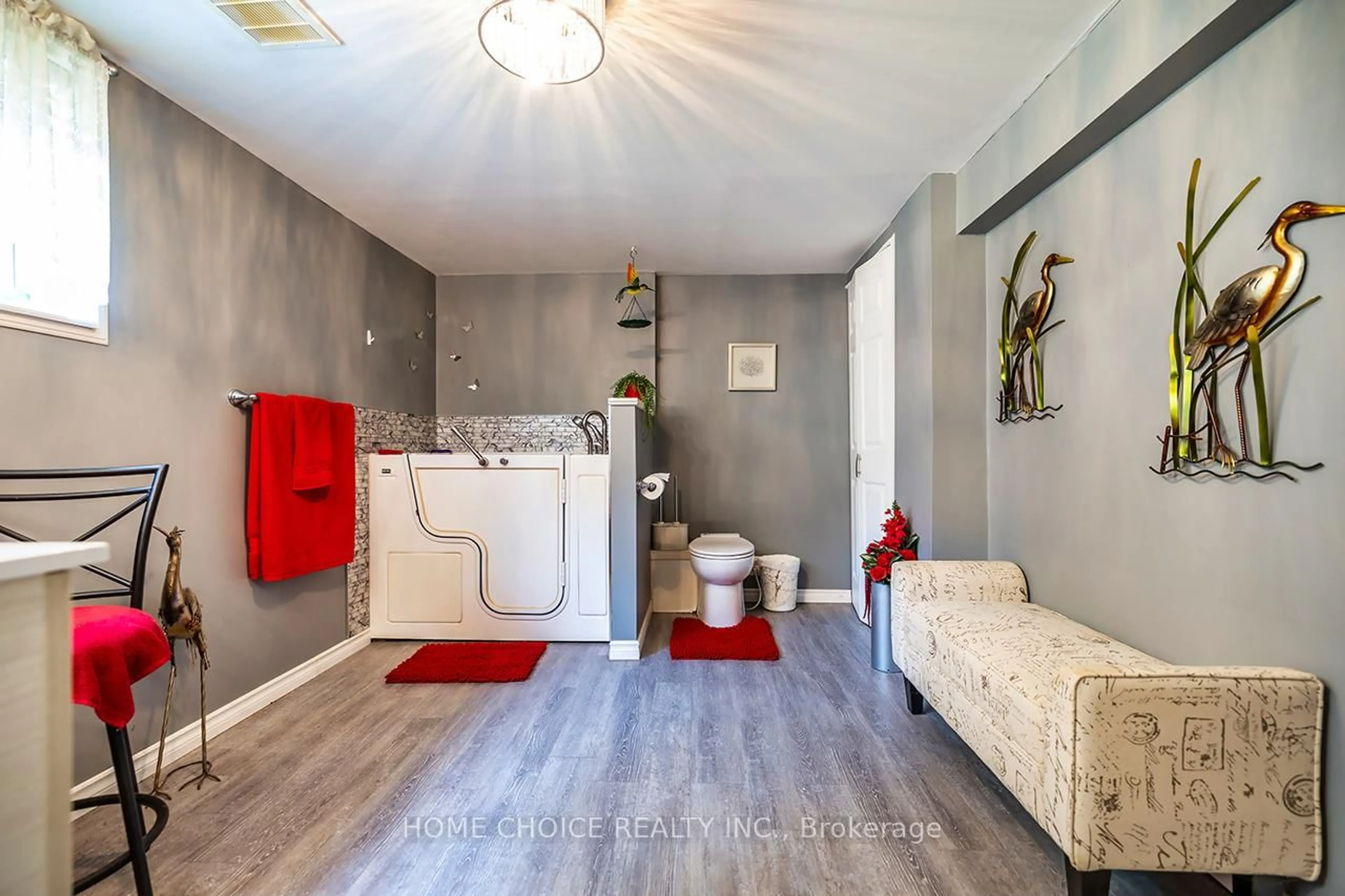 Contemporary bathroom, ceramic/tile floor for 426 BEAVER St, Clarington Ontario L1B 1C3