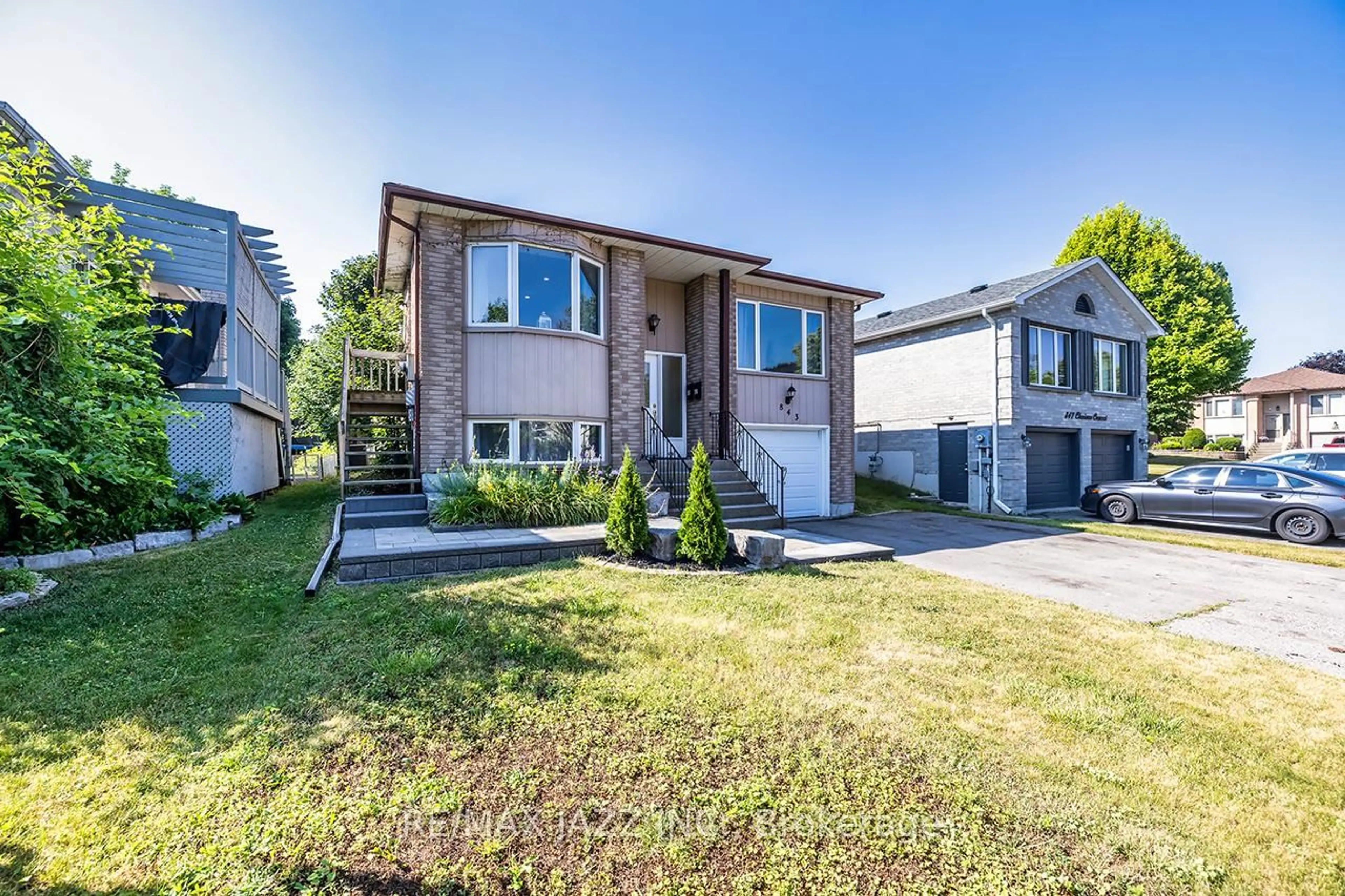 Unknown for 843 Charisma Cres, Oshawa Ontario L1J 7S8