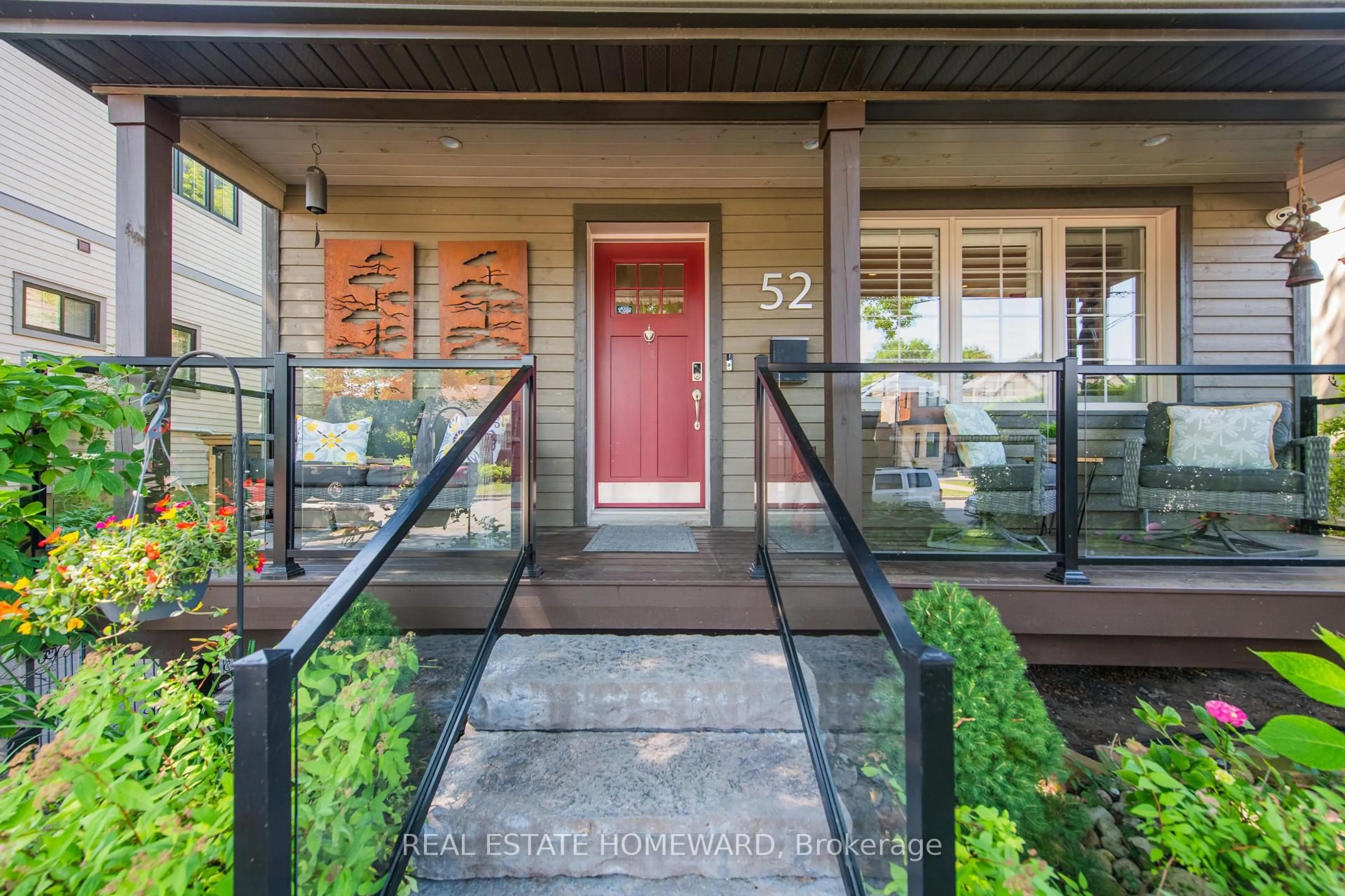 Indoor entryway for 52 Harewood Ave, Toronto Ontario M1M 2R3